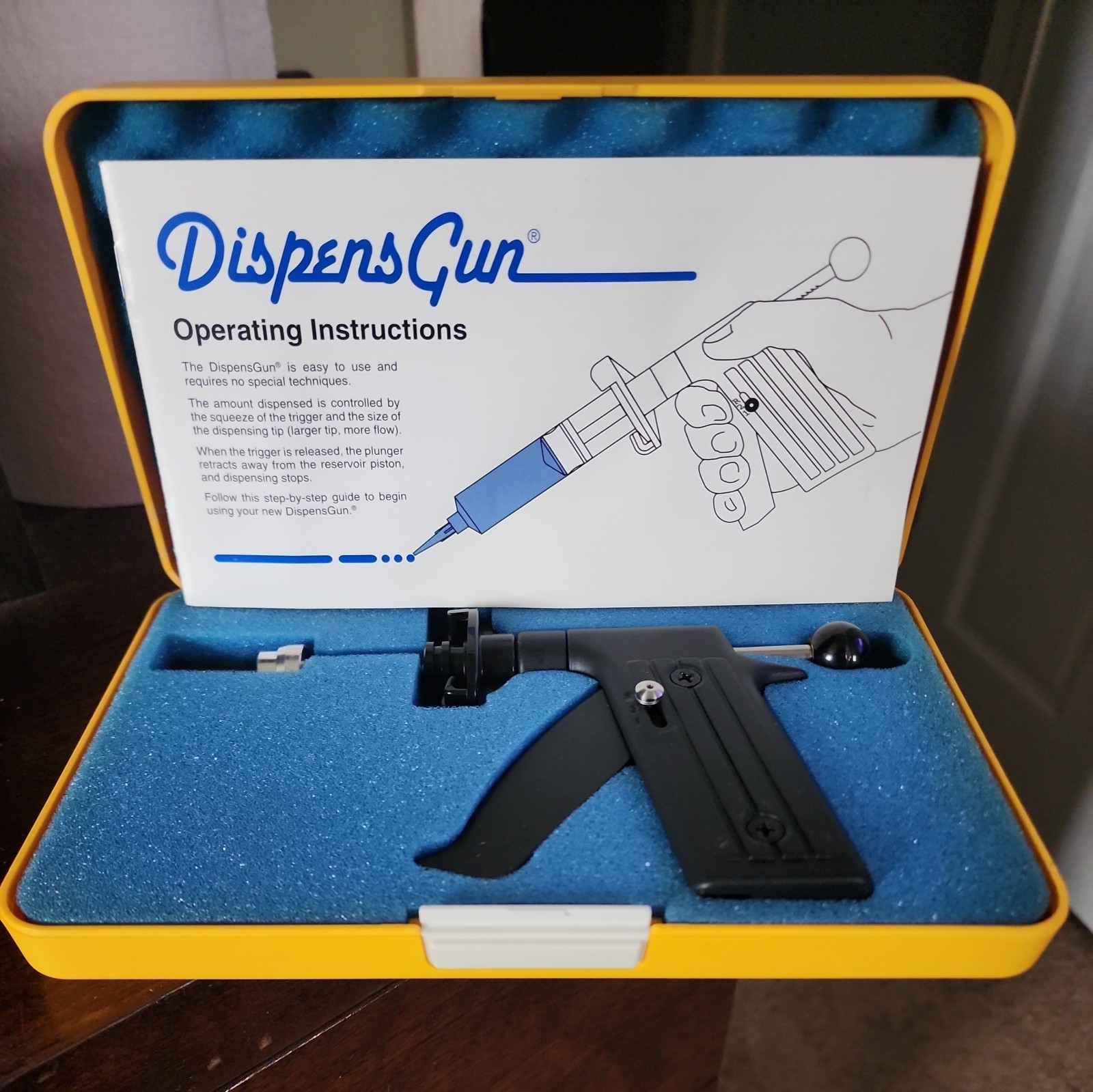 NORDSON  **ORIGINAL Packaging**  EFD  DISPENSING GUN