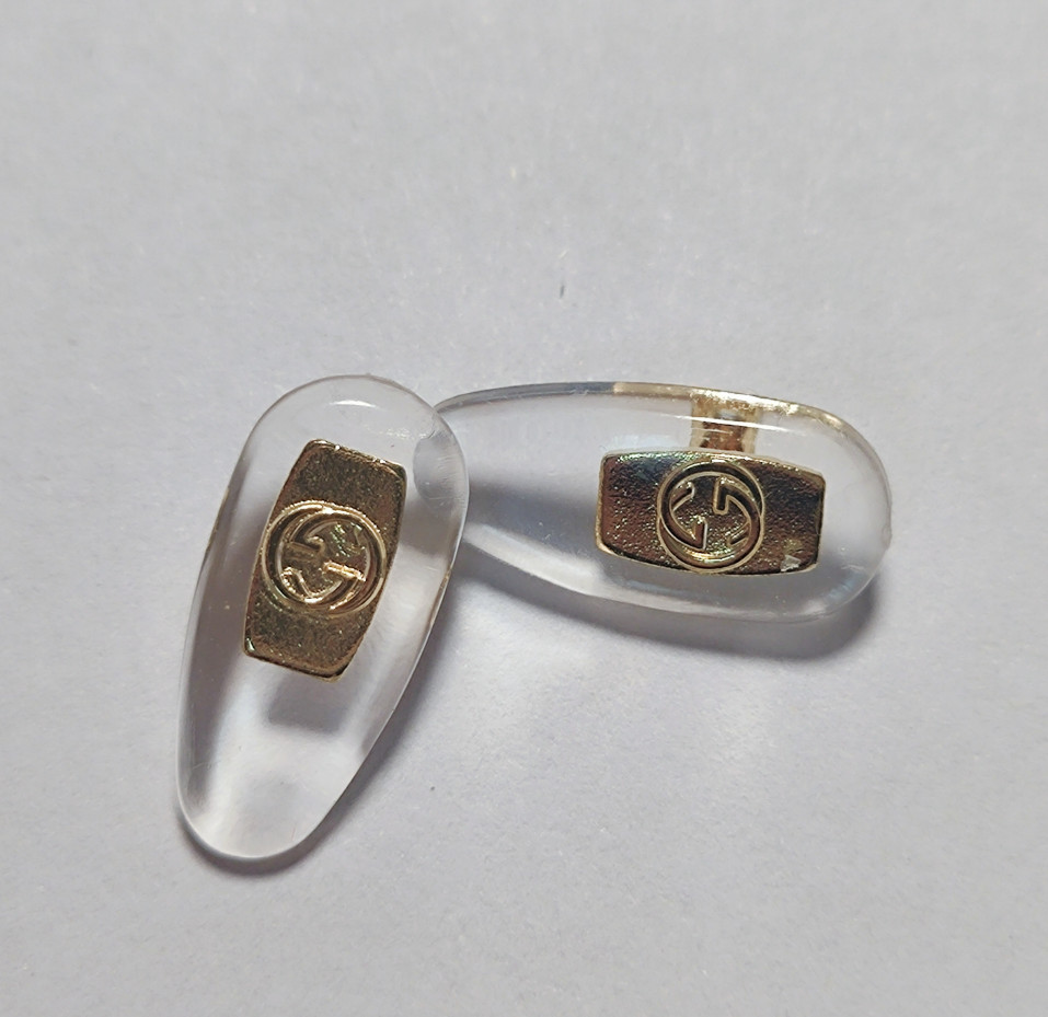NEW Gold Gucci Replacement Silicone Nose Pads For Sunglasses Eyeglasses W/Screws NEW Gold Gucci Replacement Silicone Nose Pads For Sunglasses Eyeglasses W/Screws