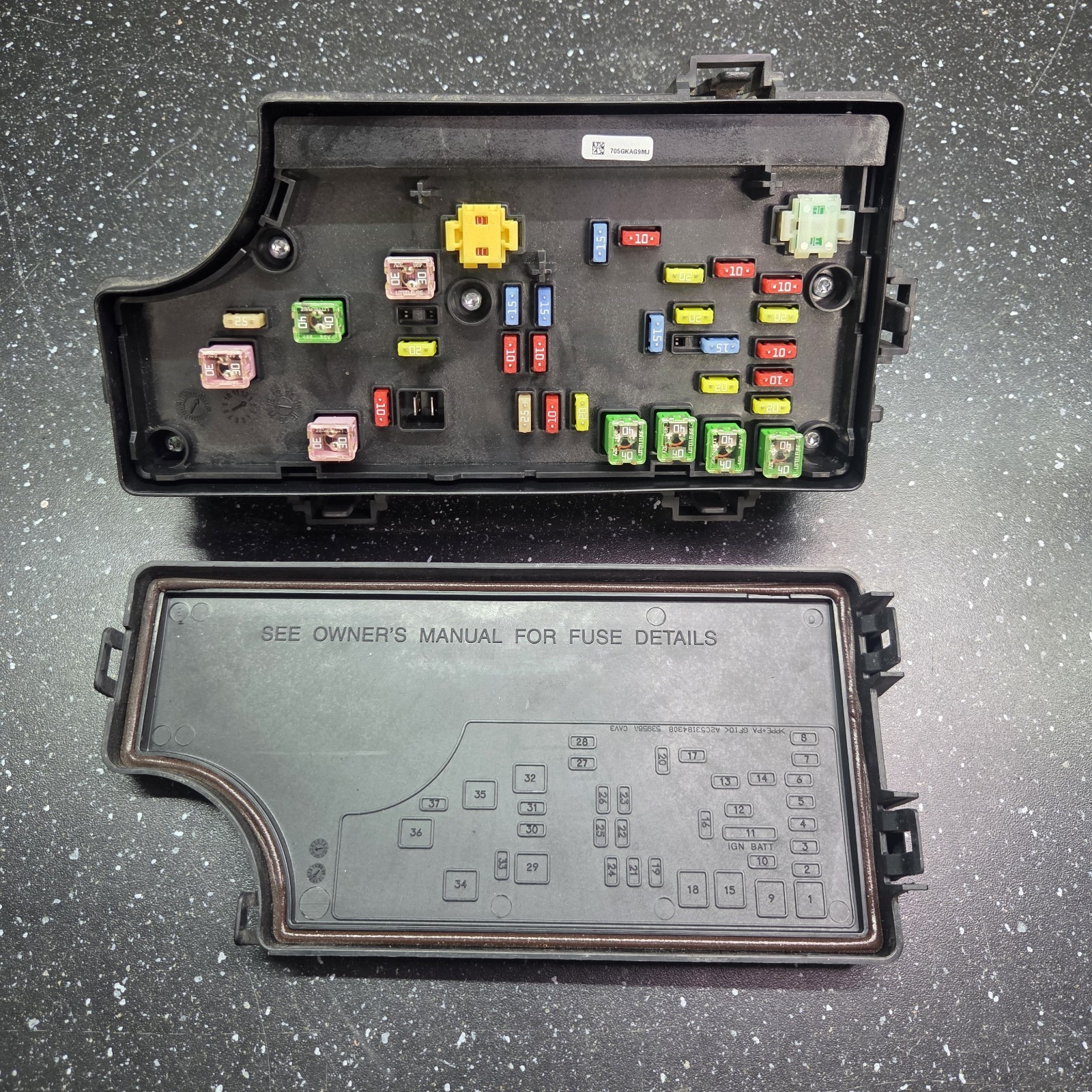 2011-2014 Dodge Avenger Chrysler 200 TIPM Fuse Relay Box 04692346AD