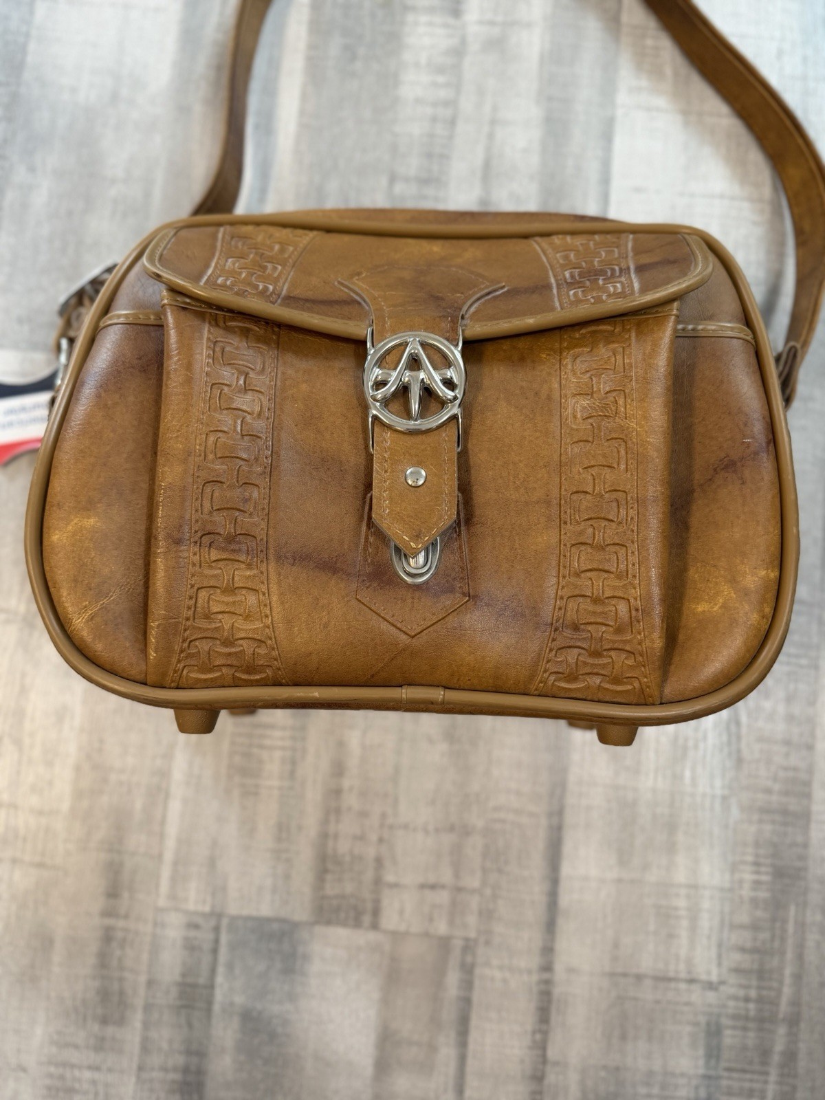 Vintage 1978 American Tourister Brown Carry On Flight Shoulder Bag w Key