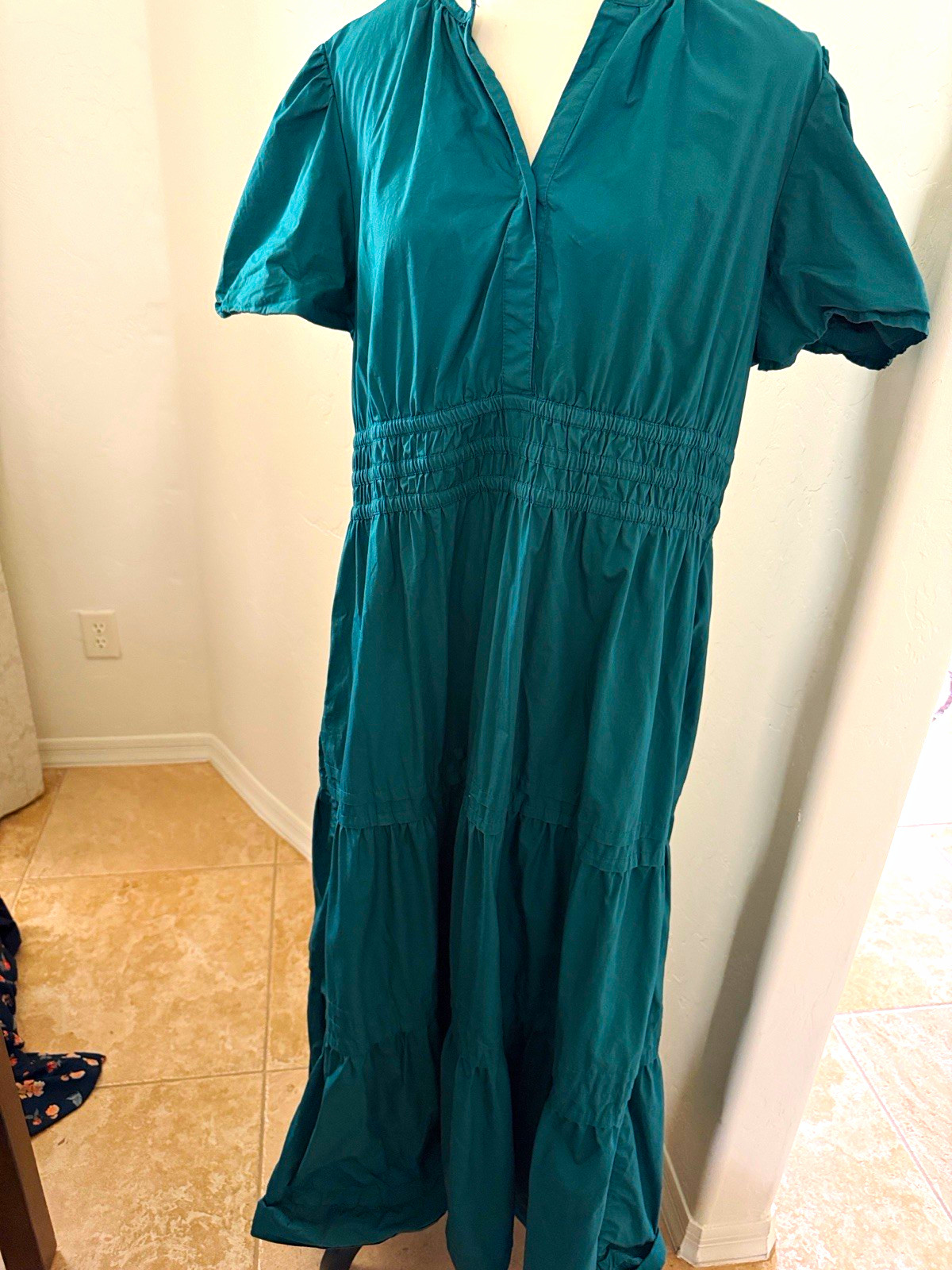 Quince Women\'s XL Green Organic Cotton Midi Dress V-Neck Puff Sleeve Smocked Quince Women\'s XL Green Organic Cotton Midi Dress V-Neck Puff Sleeve Smocked
