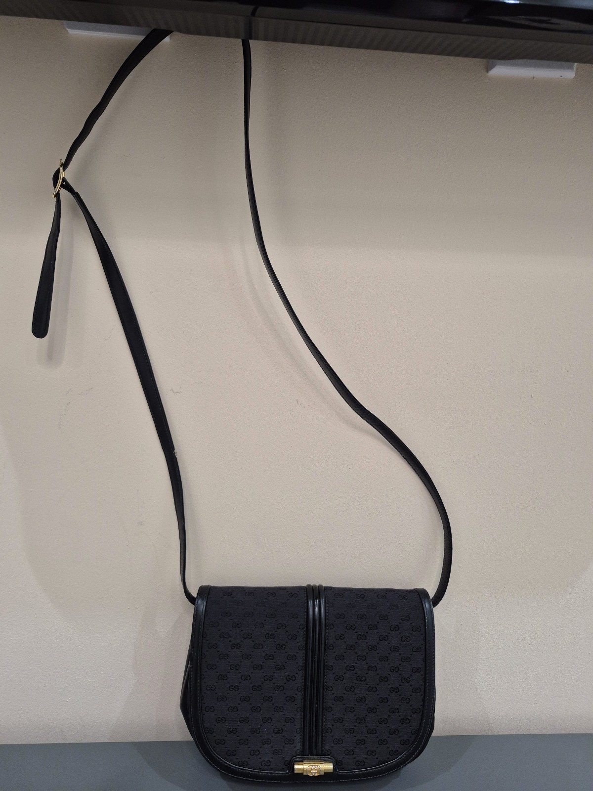 Vintage Gucci Black GG Canvas Leather Trim Crossbody Bag Authentic Black 80s Vintage Gucci Black GG Canvas Leather Trim Crossbody Bag Authentic Black 80s