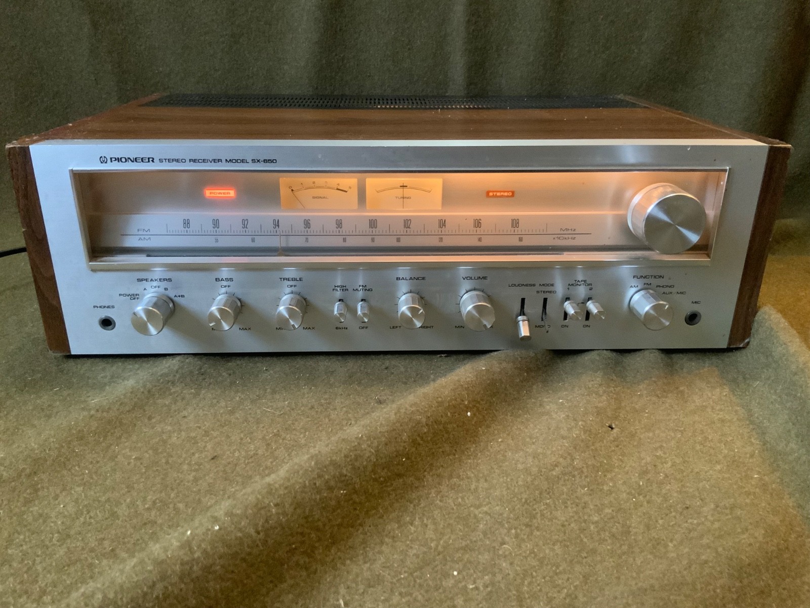 Vintage Pioneer SX-650 Vintage AM/FM Stereo Receiver - Tested Works Vintage Pioneer SX-650 Vintage AM/FM Stereo Receiver - Tested Works