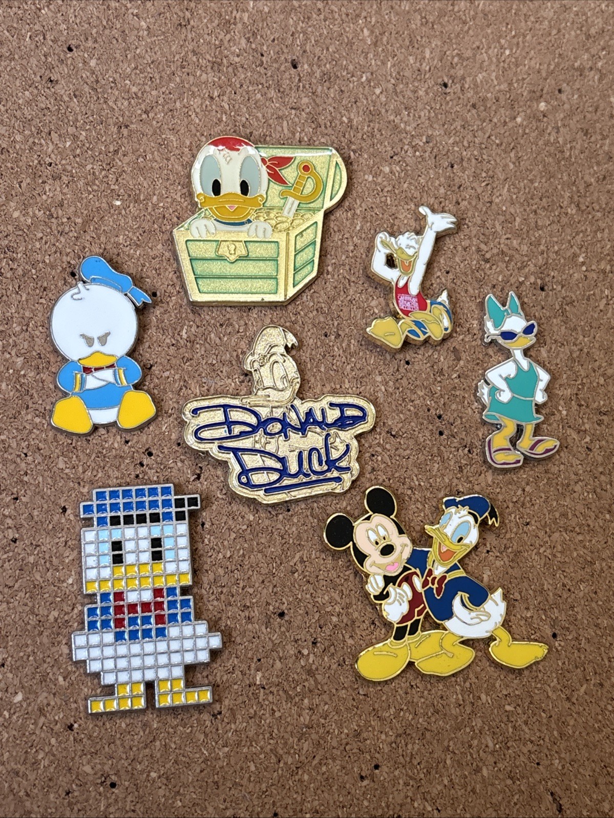 Disney trading pins set lot 7  Donald Duck Mickey daisy Treasure pixel rare mix