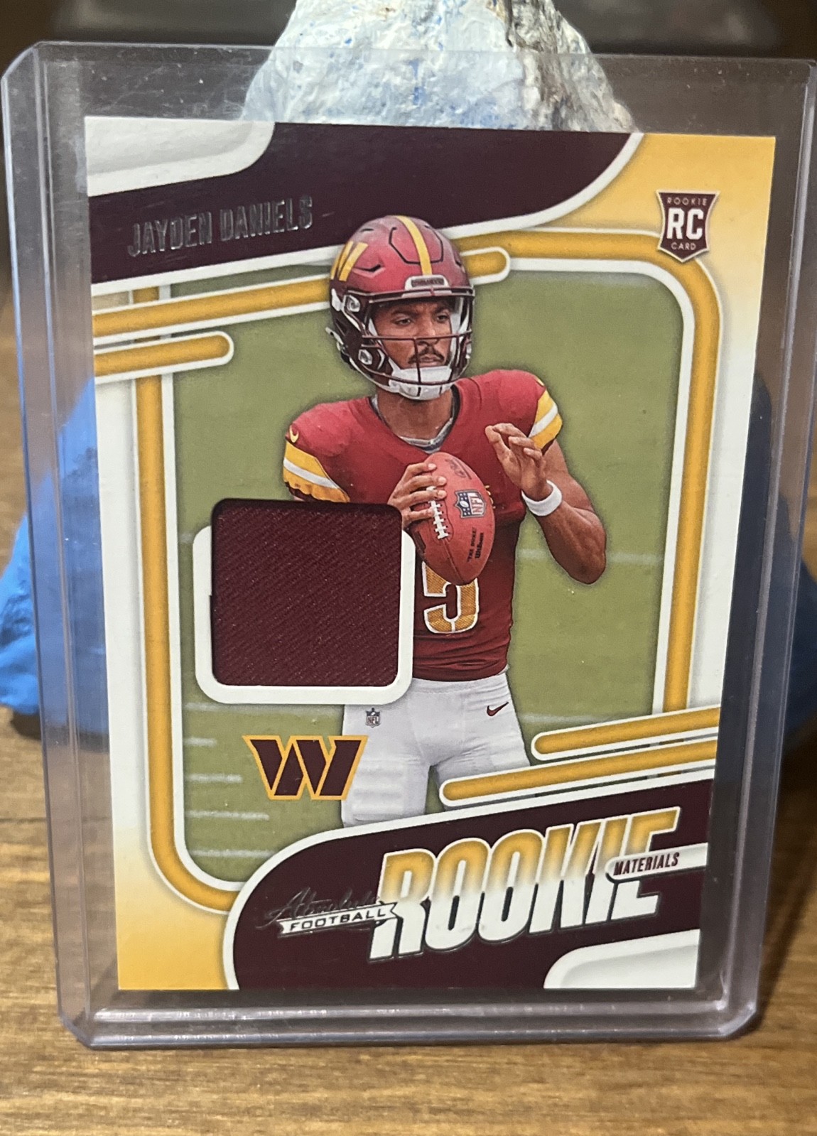 2024 Panini Absolute - Absolute Rookie Materials Jayden Daniels #ARM-JDS (MEM) 2024 Panini Absolute - Absolute Rookie Materials Jayden Daniels #ARM-JDS (MEM)