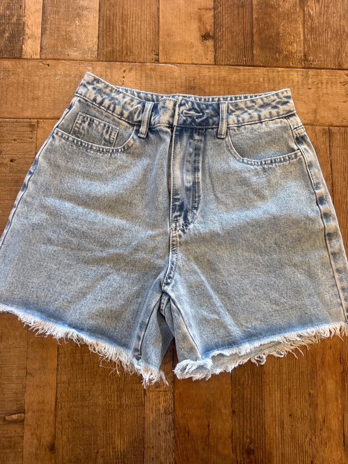 shein women\'s jean shorts size 4  5 pocket Mom shorts light wash cut offs