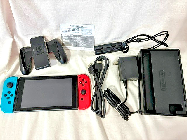EUC Nintendo Switch Console 32GB 1080p w/ Neon Red/Blue Joy, Dock, AC Adapter