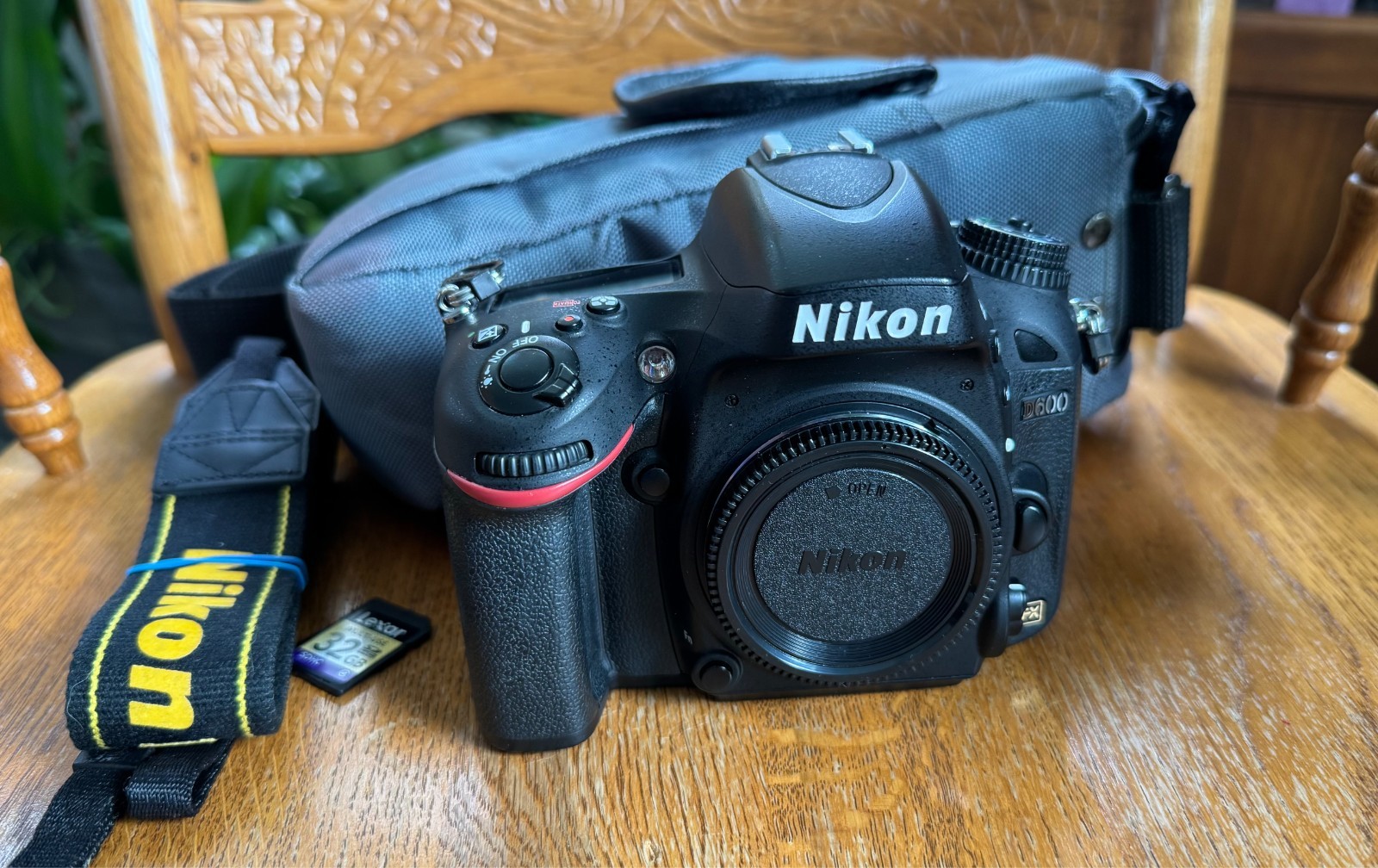 Nikon D600 24.3 MP DSLR Camera with case, memory card, and strap (only 20k SC)