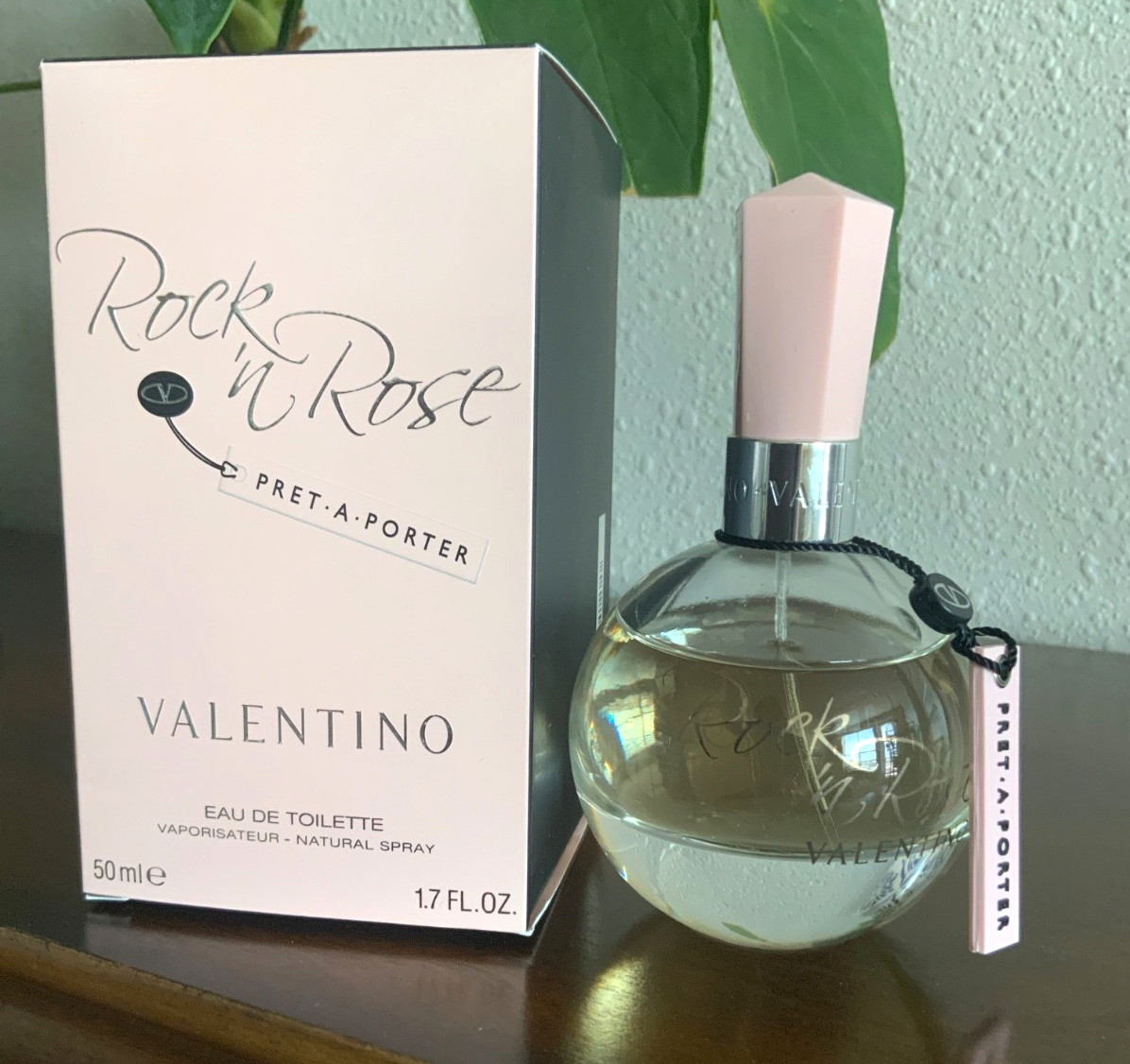 Valentino Rock N Rose Flanker Pret-A-Porter |Vintage Authentic| BC 8014 | 1.7 oz Valentino Rock N Rose Flanker Pret-A-Porter |Vintage Authentic| BC 8014 | 1.7 oz