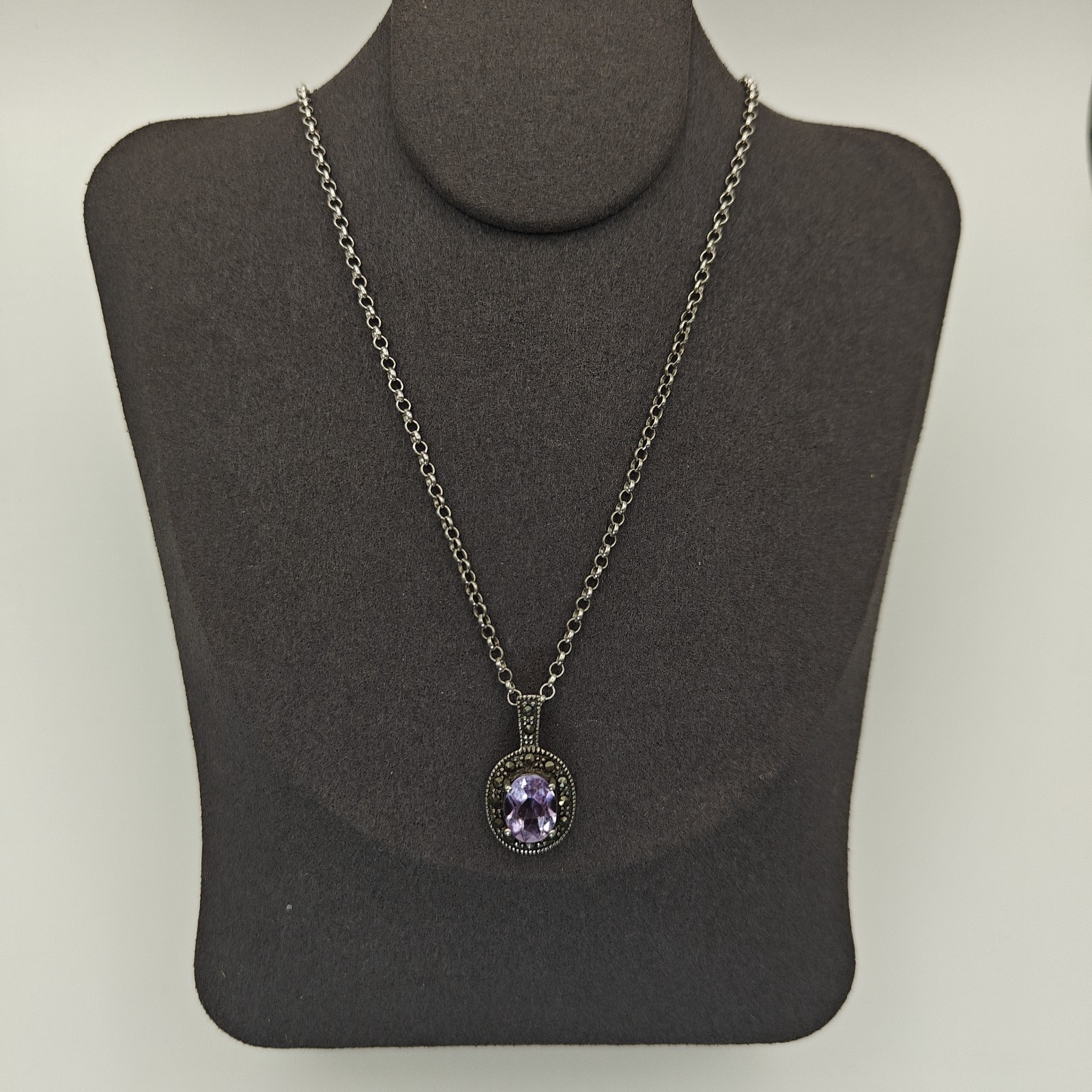 Vtg Amethyst Sterling Silver Marcasite Oval Pendant Necklace 5.42g 17\ Vtg Amethyst Sterling Silver Marcasite Oval Pendant Necklace 5.42g 17\