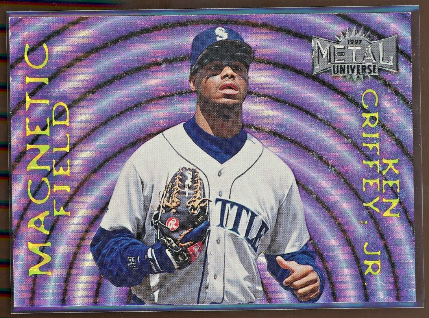 1997 SkyBox Metal Universe #4 Ken Griffey Jr. Magnetic Field Insert Mariners