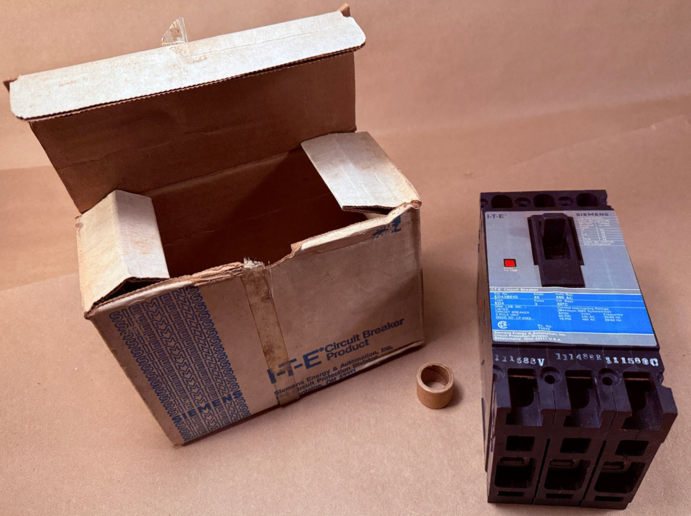 NOS SIEMENS ED43B040 (3P-40A-480V) - 3 Pole 40 Amp - IN BOX