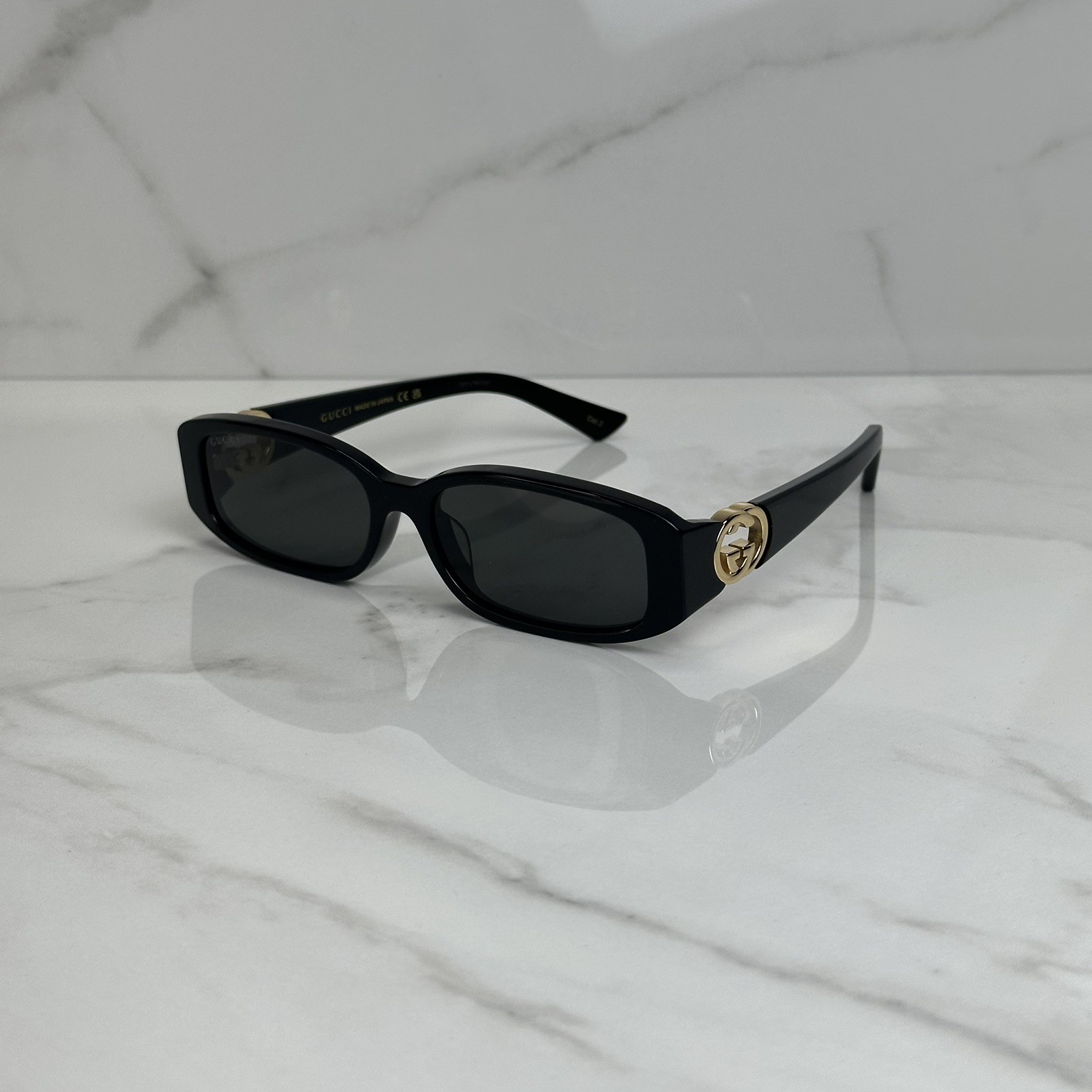GUCCI GG1661S 001 Black Gold Grey Rectangle Unisex Sunglasses GUCCI GG1661S 001 Black Gold Grey Rectangle Unisex Sunglasses