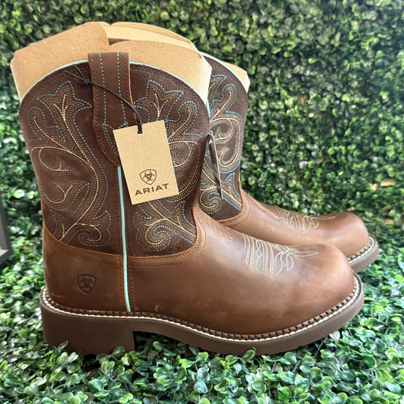Ariat Women\'s Fatbaby Heritage Western Boot Distressed Brown/Fudge Size 11 B Med