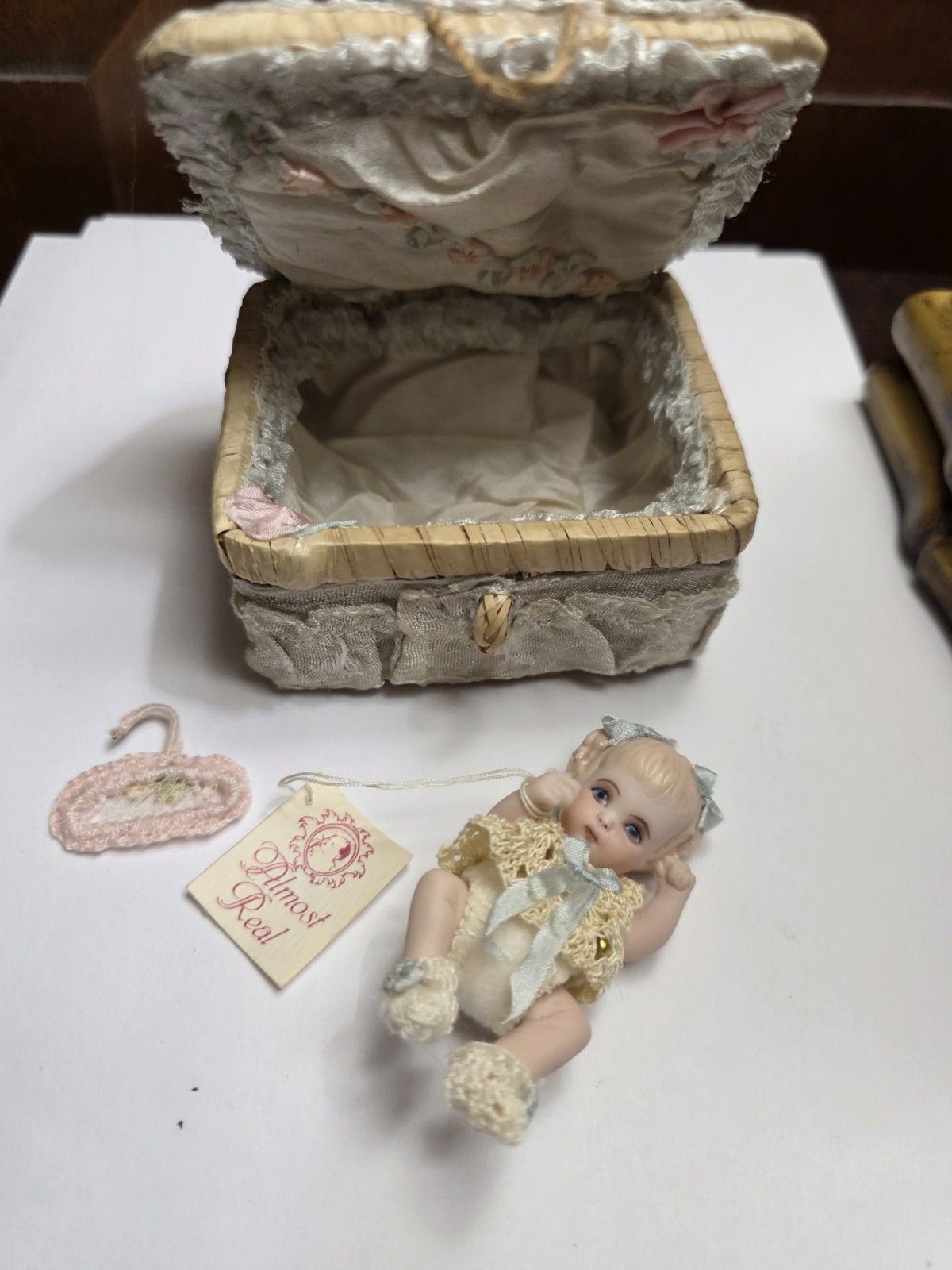 Vintage MAREE MASSEY Almost Real Porcelain Dollhouse Miniature Baby Doll w Case Vintage MAREE MASSEY Almost Real Porcelain Dollhouse Miniature Baby Doll w Case