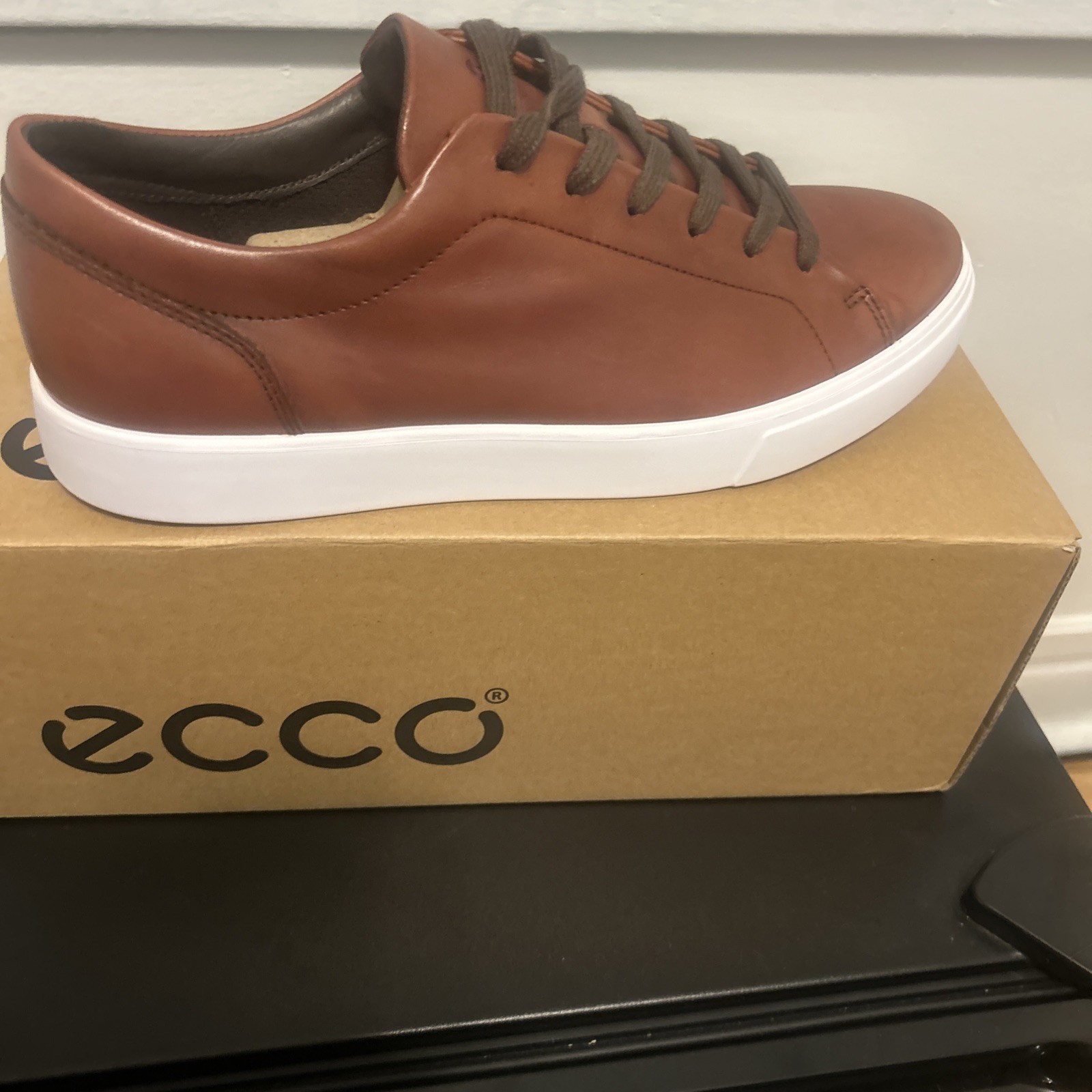 NEW ECCO SOFT 10 M Men\'s Leather Lace-Up Sneaker Brown EU 43 Never Worn 