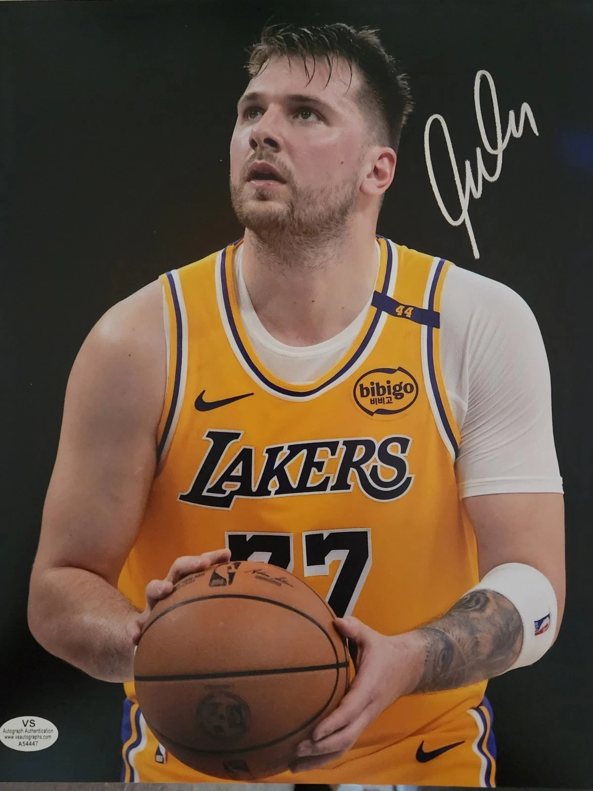 Luka Doncic Signed Los Angeles Lakers  Autographed 8x10 Photo w/COA