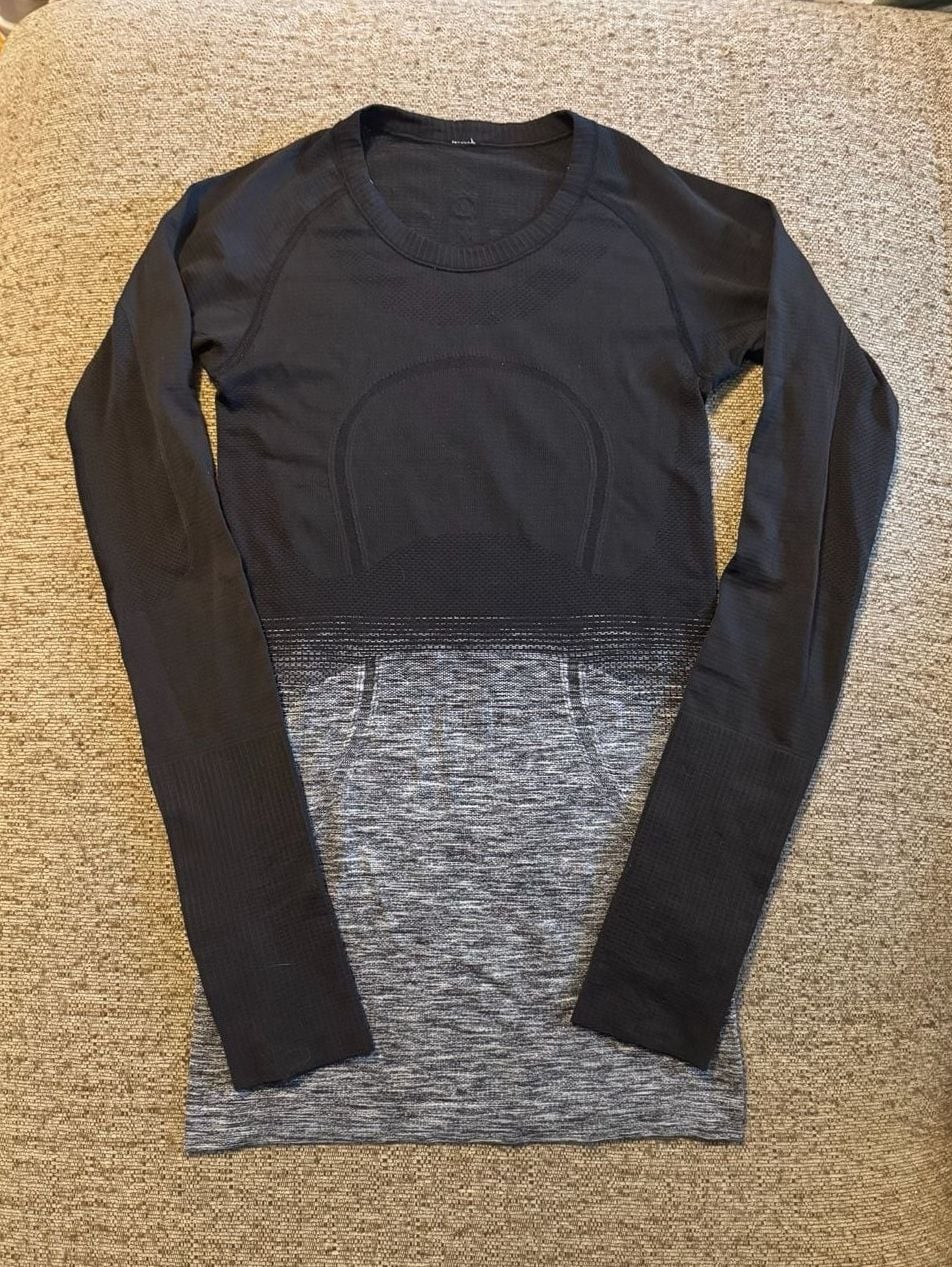 lululemon long sleeve swiftly black and gray top size 2
