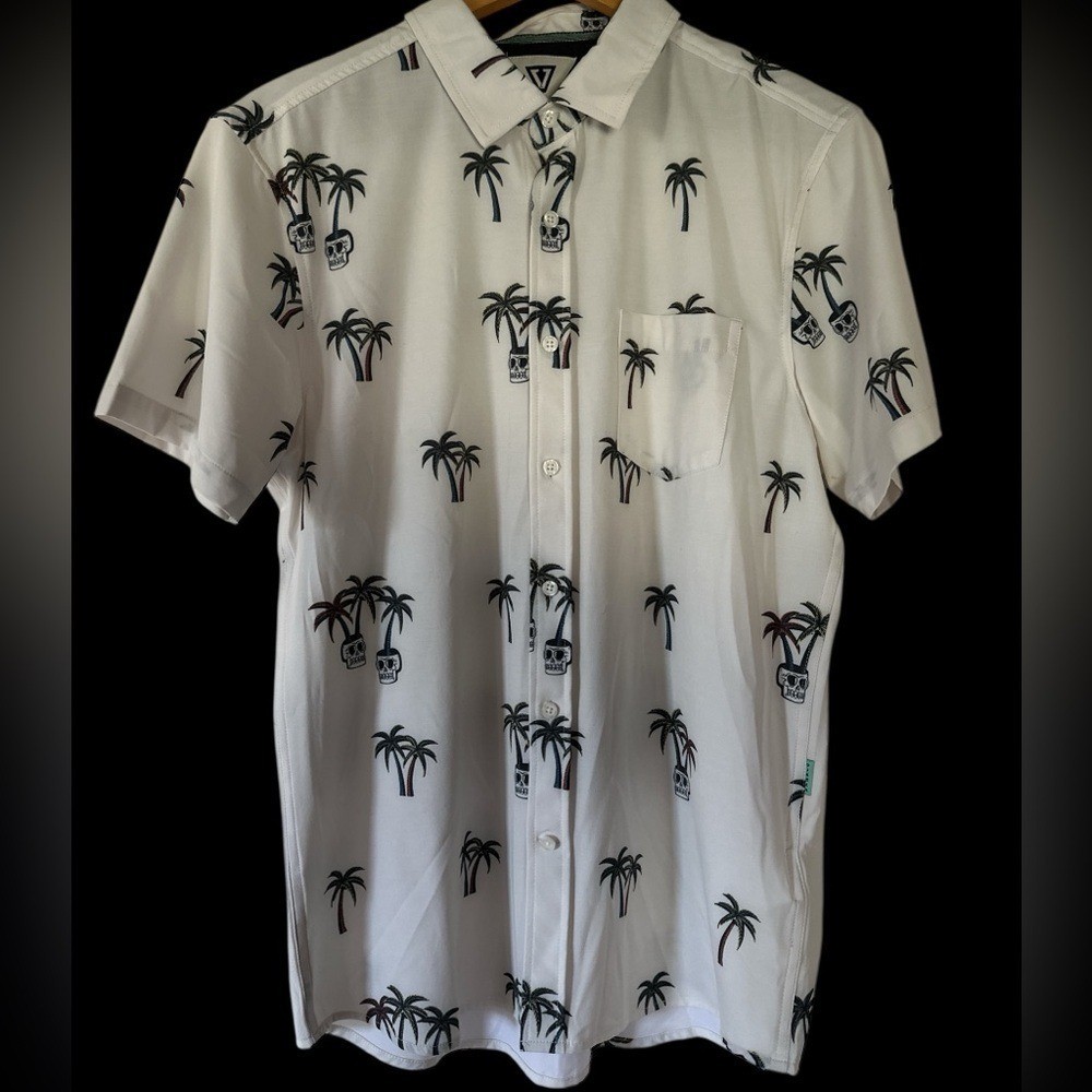 VISSLA Calypso Hybrid Eco Button Down Shirt VISSLA Calypso Hybrid Eco Button Down Shirt