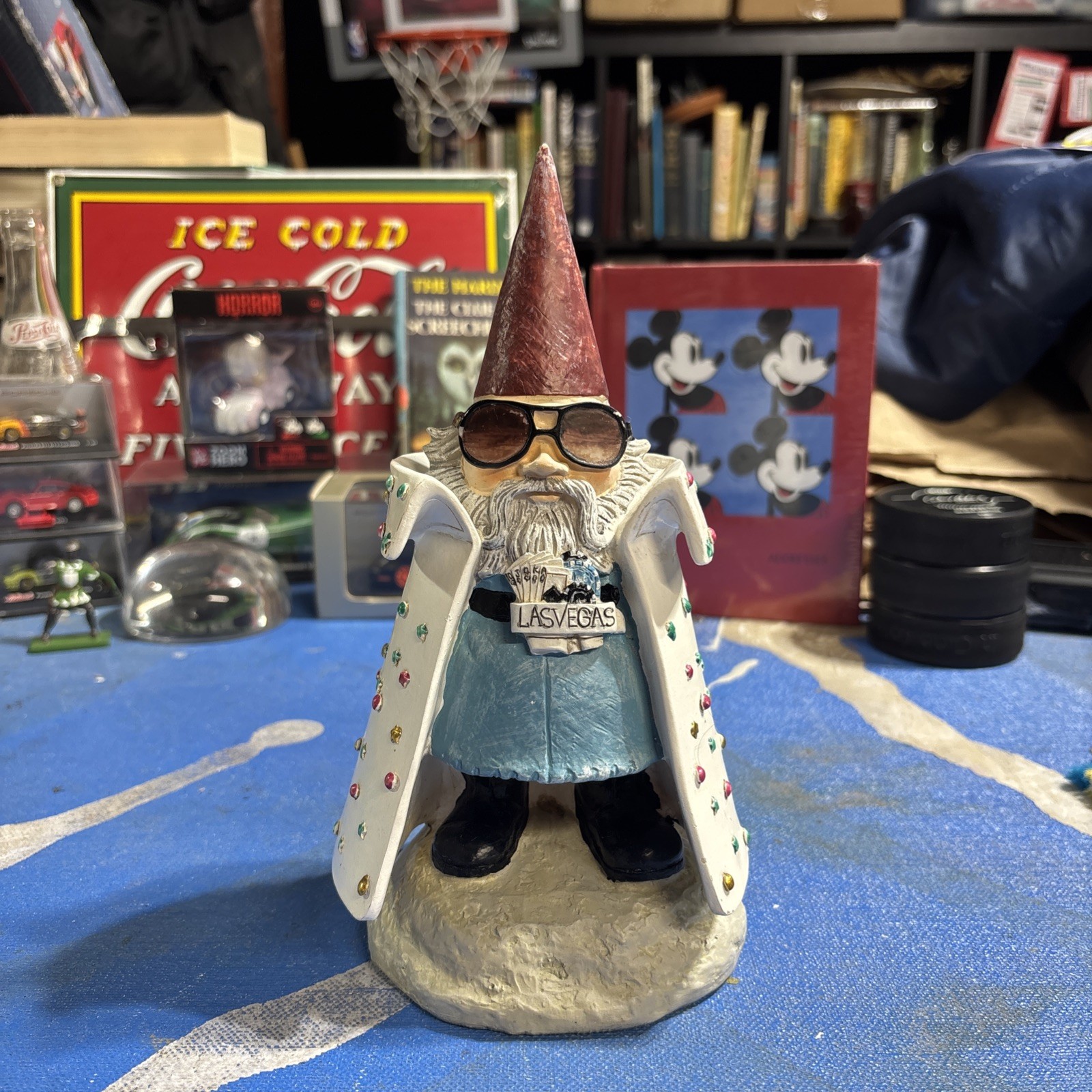 2007 Las Vegas Elvis promotional figurine Travelocity Roaming Gnome