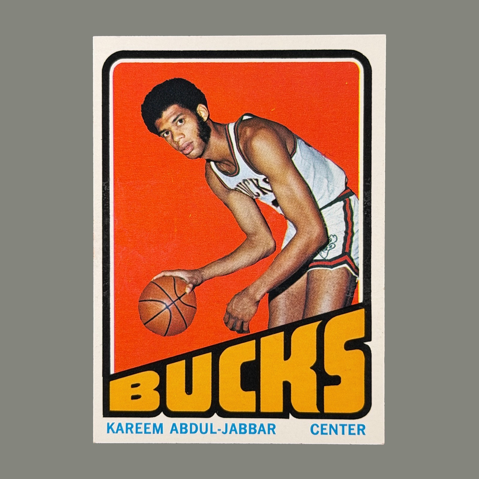 1972-73 Topps Kareem Abdul-Jabbar #100 Milwaukee Bucks Vintage Basketball HOF