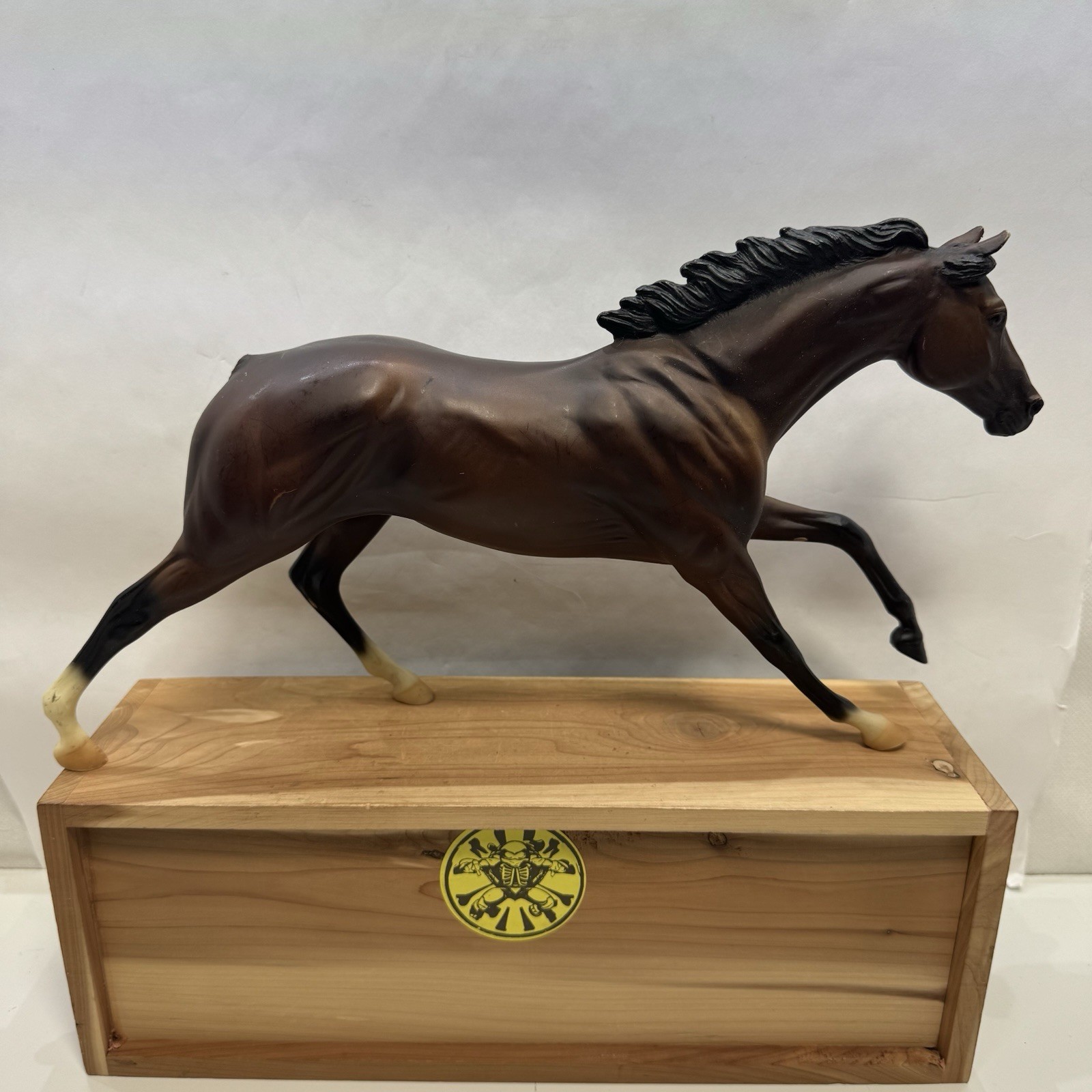 Breyer Traditional Model Horse Bay Running Thoroughbred #901 - Custom / Repair