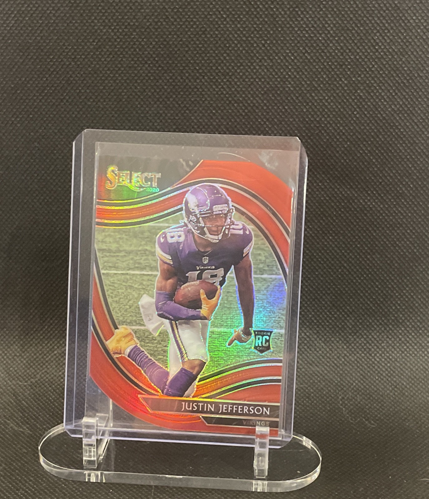 2020 Panini Select - Field Level Justin Jefferson #361 Red Prizm Die-Cut (RC) 2020 Panini Select - Field Level Justin Jefferson #361 Red Prizm Die-Cut (RC)