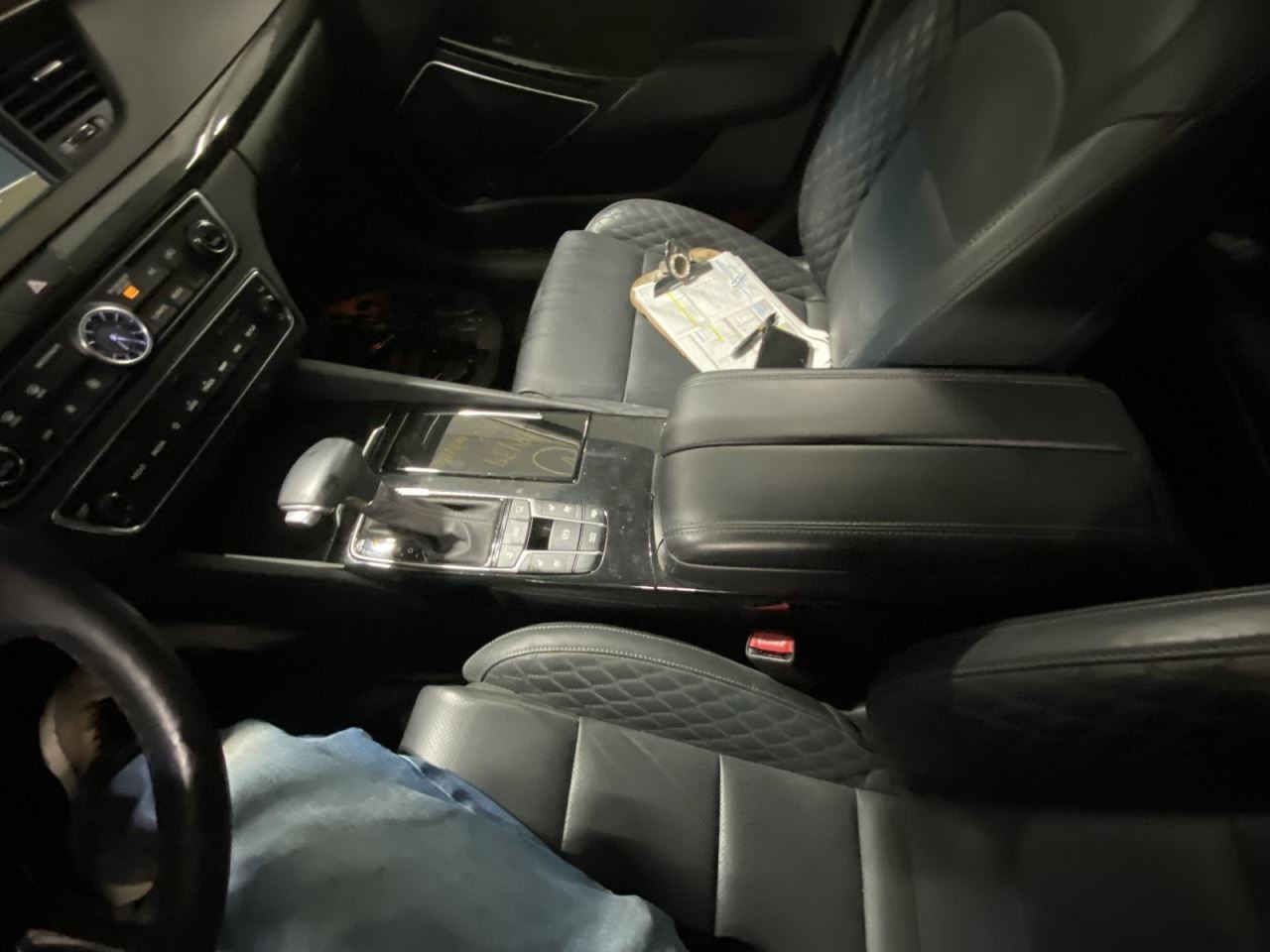 Complete Console Front Floor Two Piece Armrest Fits 17-19 CADENZA 1048131