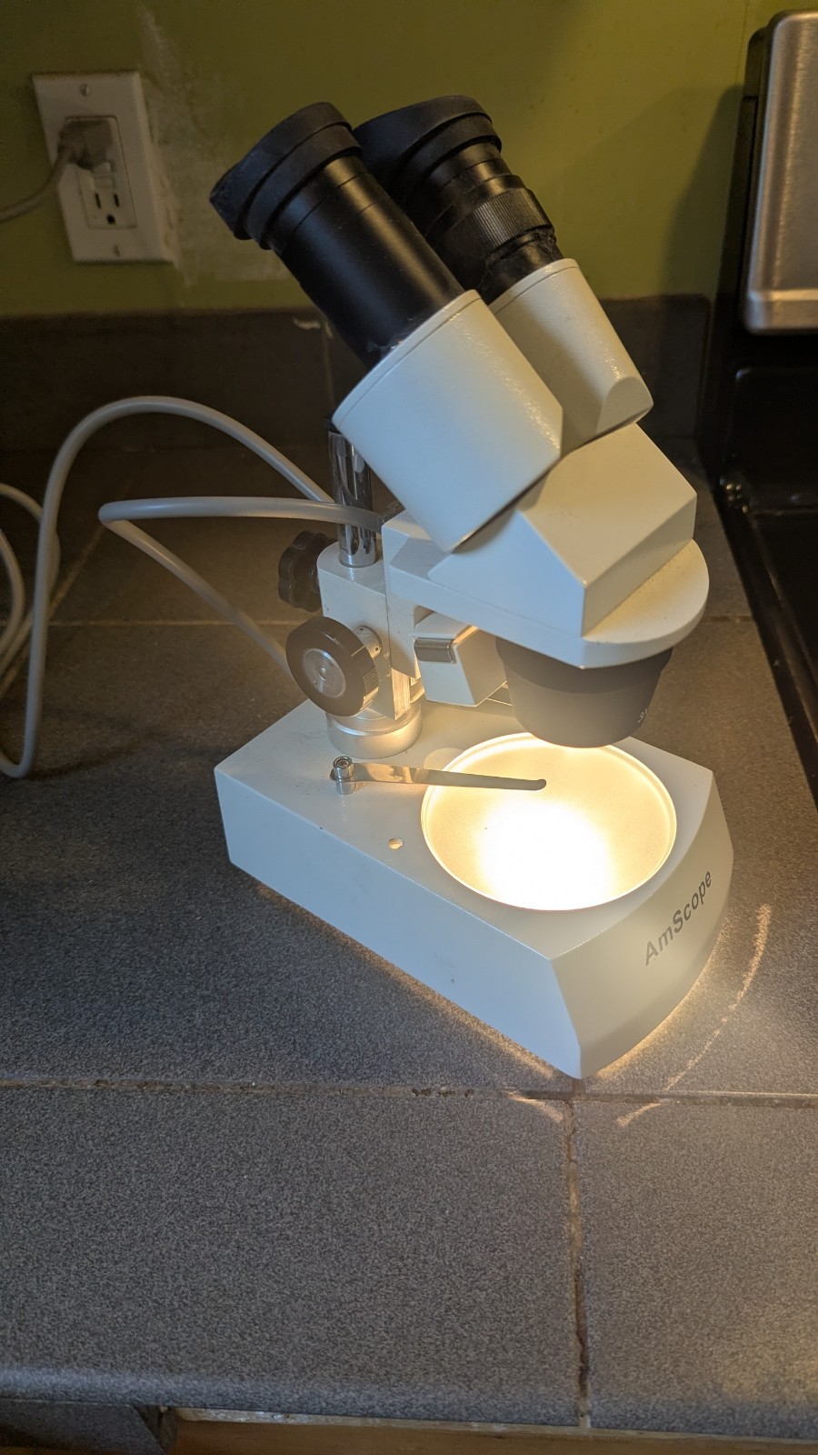 AmScope SE306R-PZ Binocular Stereo Microscope on Pillar Stand, Plus Accessories AmScope SE306R-PZ Binocular Stereo Microscope on Pillar Stand, Plus Accessories