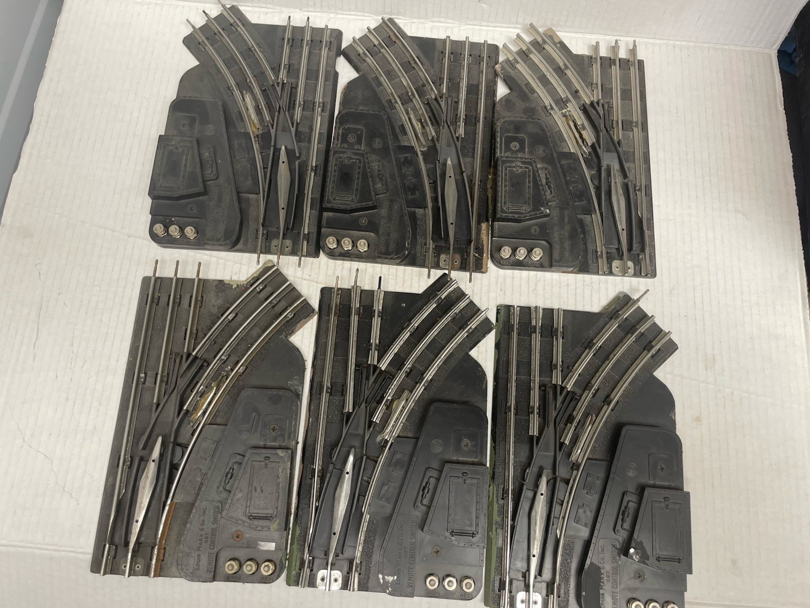 Six Marx O-27 Gauge 3 Left and 3 Right Hand Electric Switches Tested Working Six Marx O-27 Gauge 3 Left and 3 Right Hand Electric Switches Tested Working