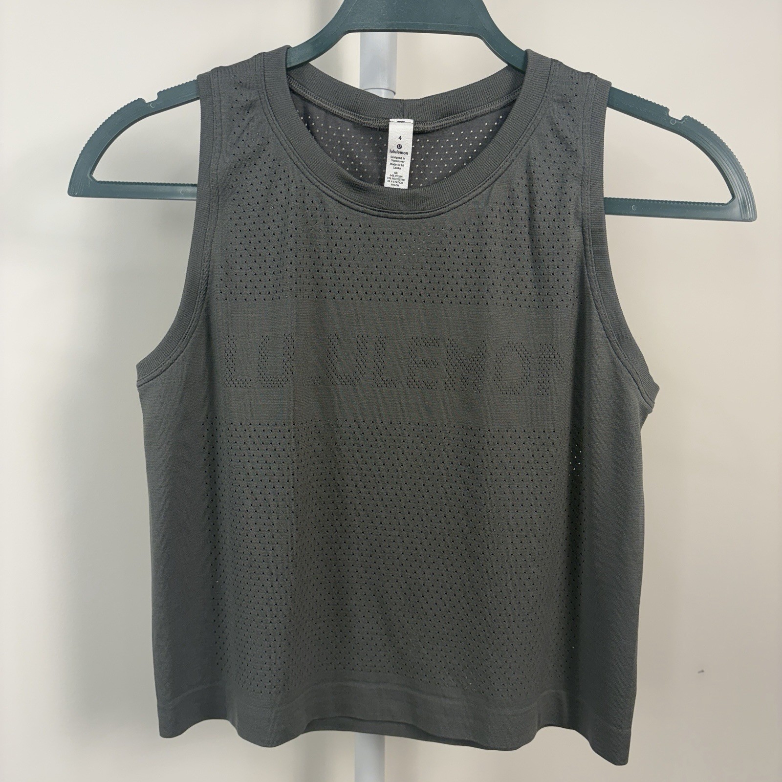 Lululemon Breeze By Muscle Cropped Tank Top Logo Size 4 Olive Green $58 Retail