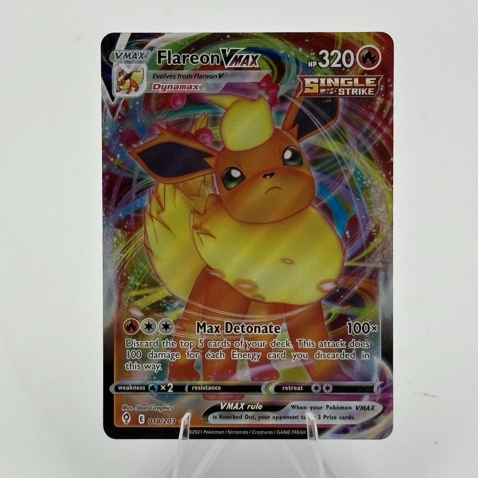 Pokémon TCG Flareon VMAX 18/203 Evolving Skies Holo Ultra Rare