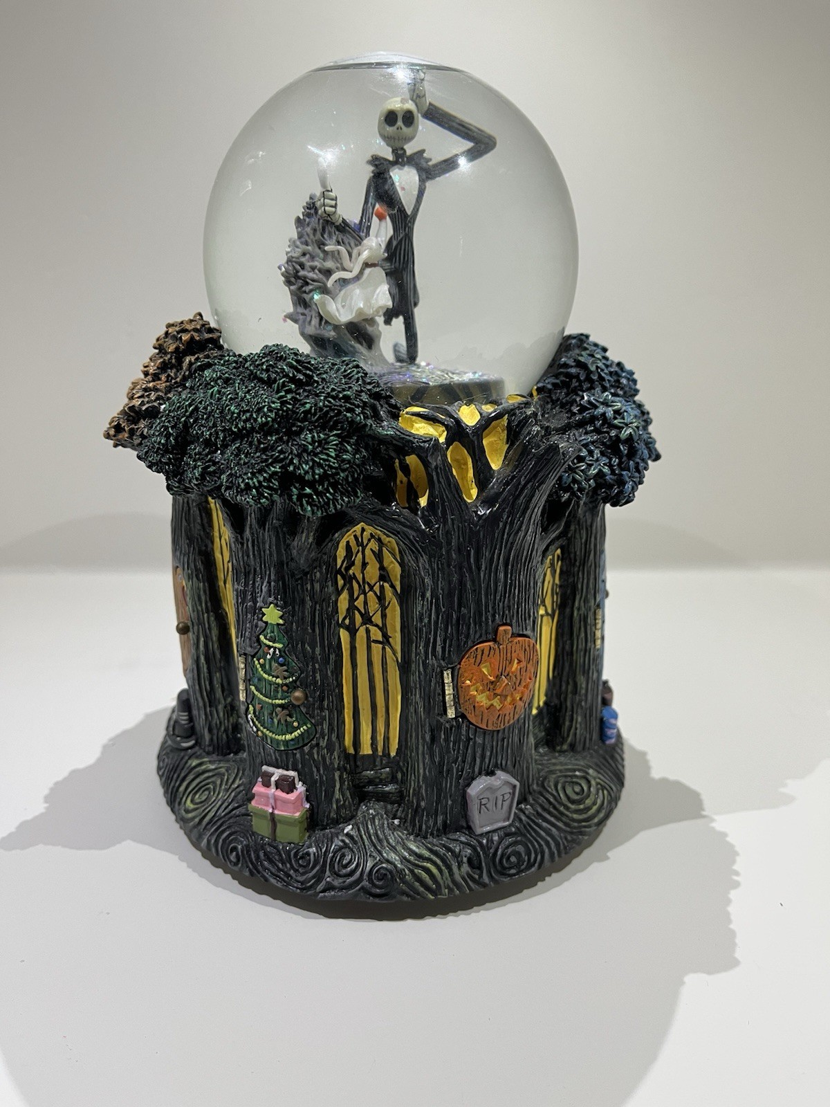 *MEGA RARE* NBC “What’s This” Hinged Holiday Doors Snow Globe *MEGA RARE* NBC “What’s This” Hinged Holiday Doors Snow Globe