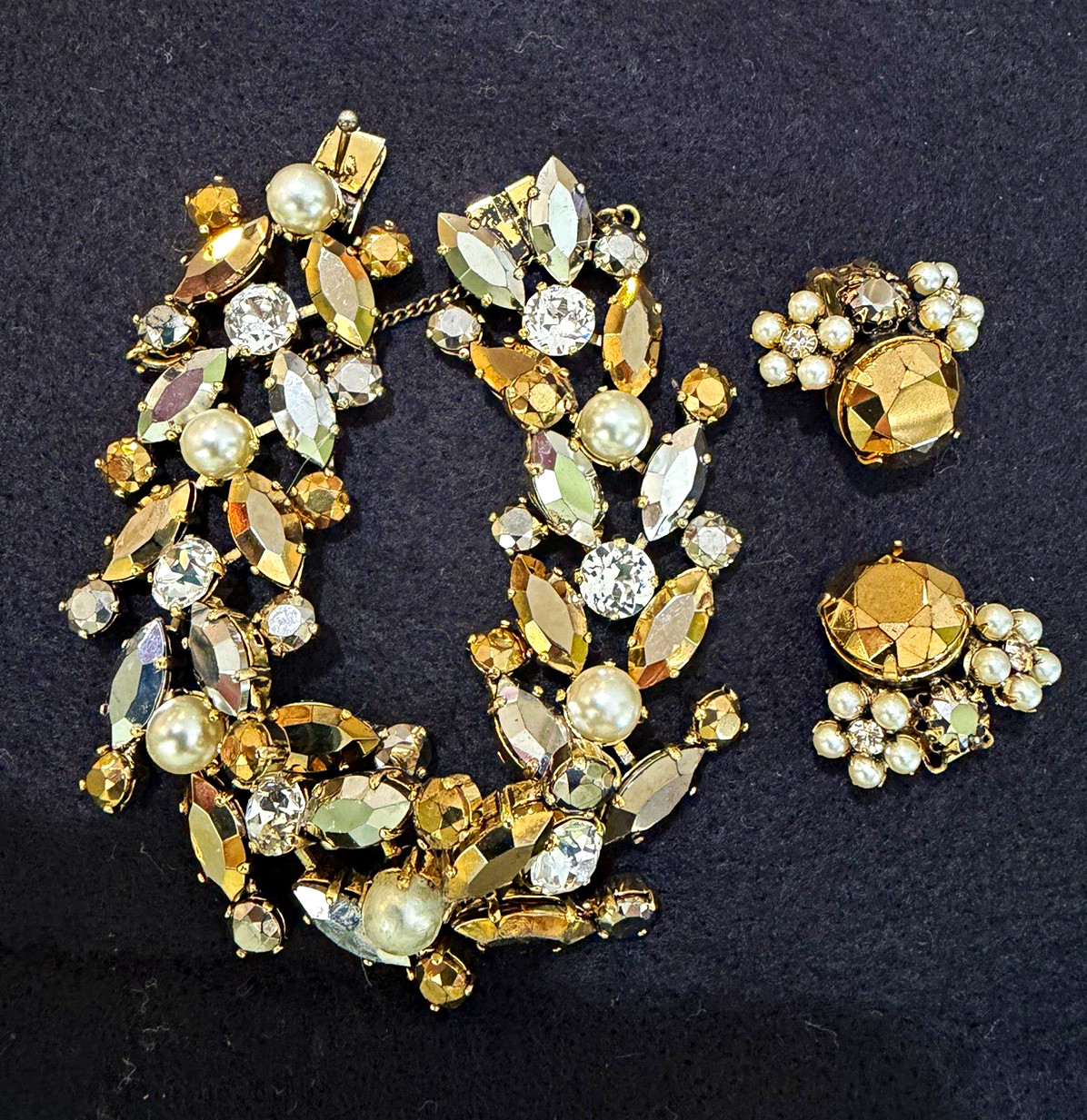 Schreiner Signed Rhinestone & Faux Pearl Jewelry Set Necklace & Earrings Schreiner Signed Rhinestone & Faux Pearl Jewelry Set Necklace & Earrings