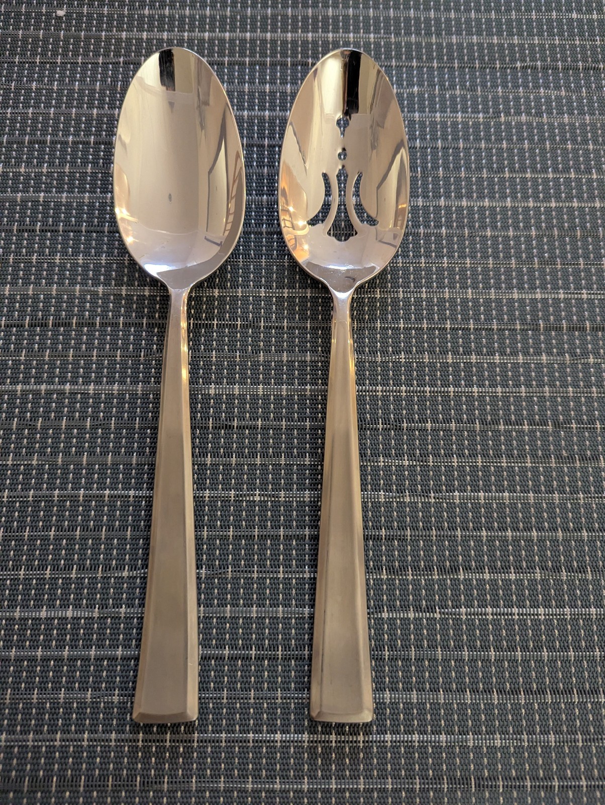 2 Serving Spoons Mikasa Essex Satin 18/10 Stainless Flatware Square Tip Curve Up