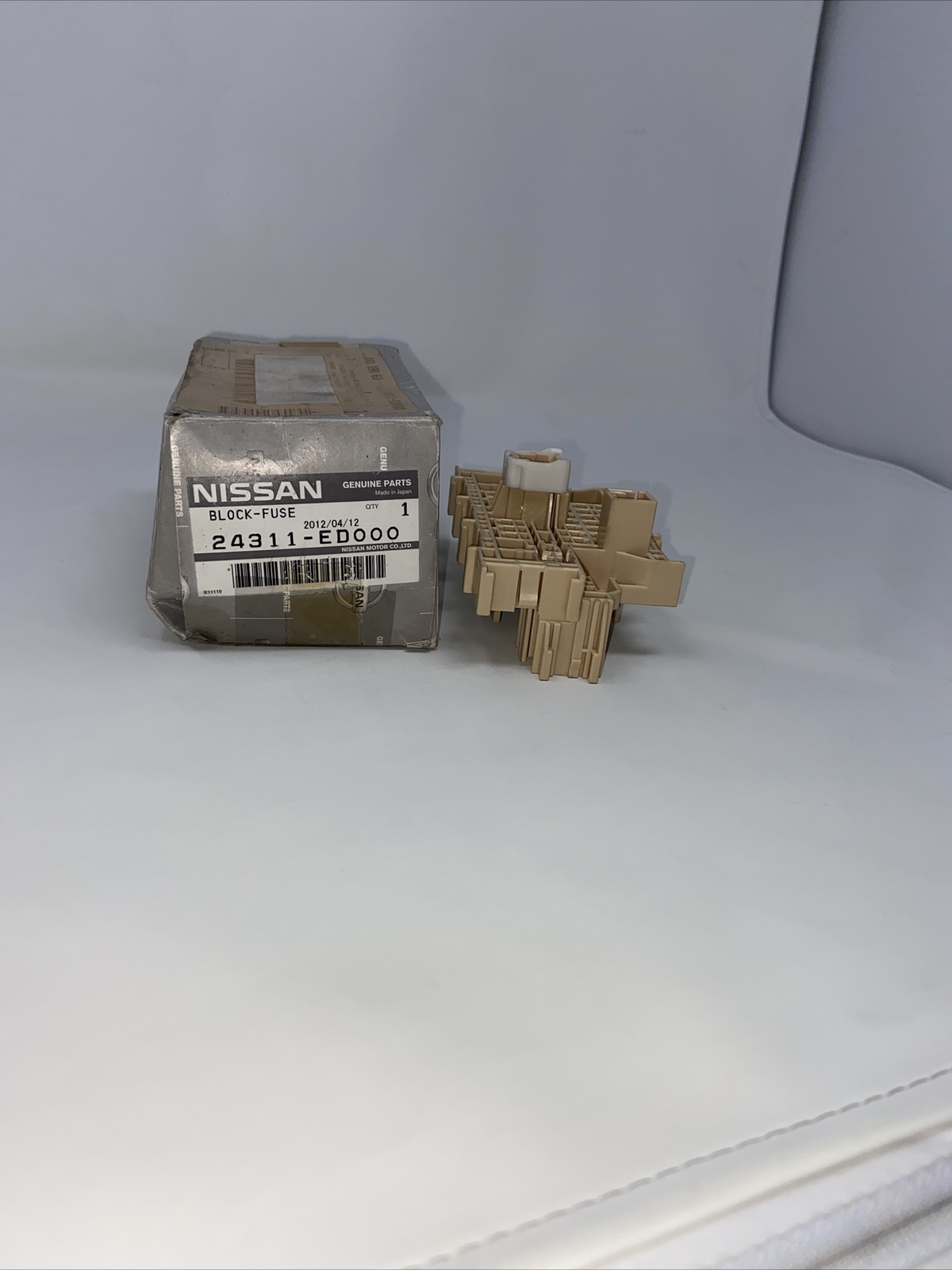 NEW OEM 100% GENUINE NISSAN -Fuse & Relay Box -Nissan 24311-ED000 INSTOCK NEW OEM 100% GENUINE NISSAN -Fuse & Relay Box -Nissan 24311-ED000 INSTOCK
