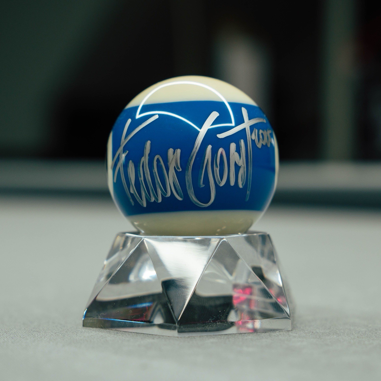 Fedor Gorst Autographed 10-Ball ‘25 (+stand) Fedor Gorst Autographed 10-Ball ‘25 (+stand)