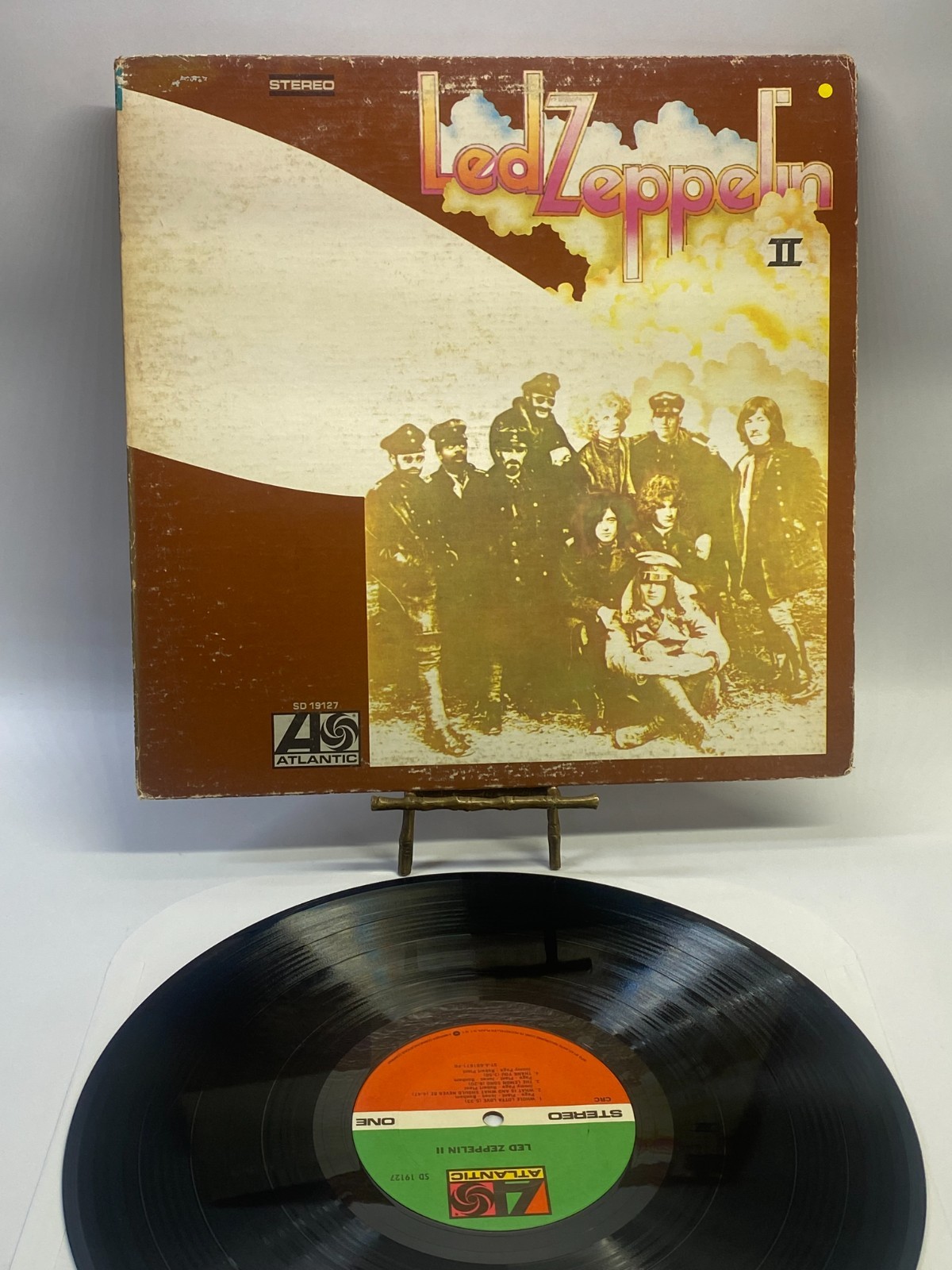 Led Zeppelin II Vintage Vinyl LP 1977 Atantic Record SD 19127 Led Zeppelin II Vintage Vinyl LP 1977 Atantic Record SD 19127