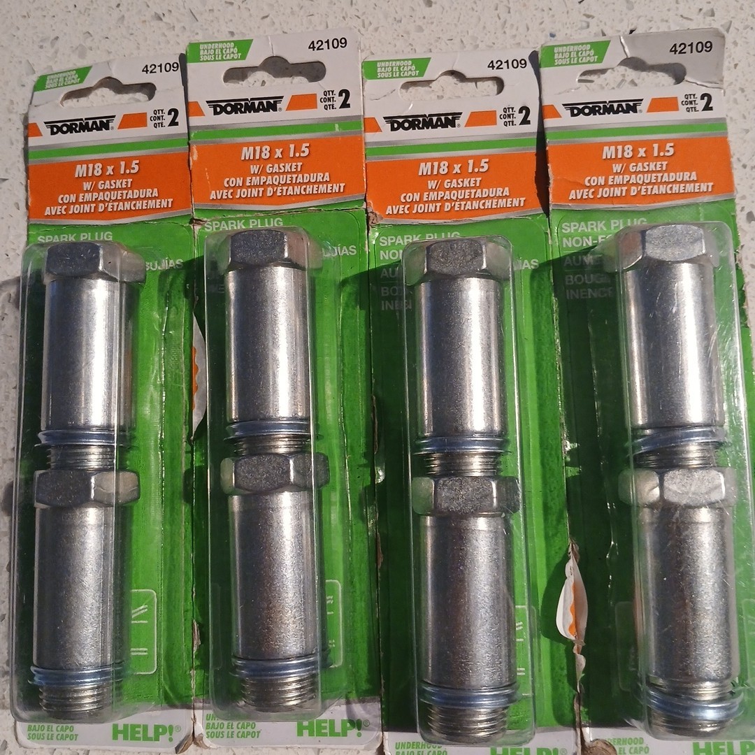 Dorman 42109 M18 1.5 w/ Gasket Steel Non Fouler (4 Packs) Dorman 42109 M18 1.5 w/ Gasket Steel Non Fouler (4 Packs)