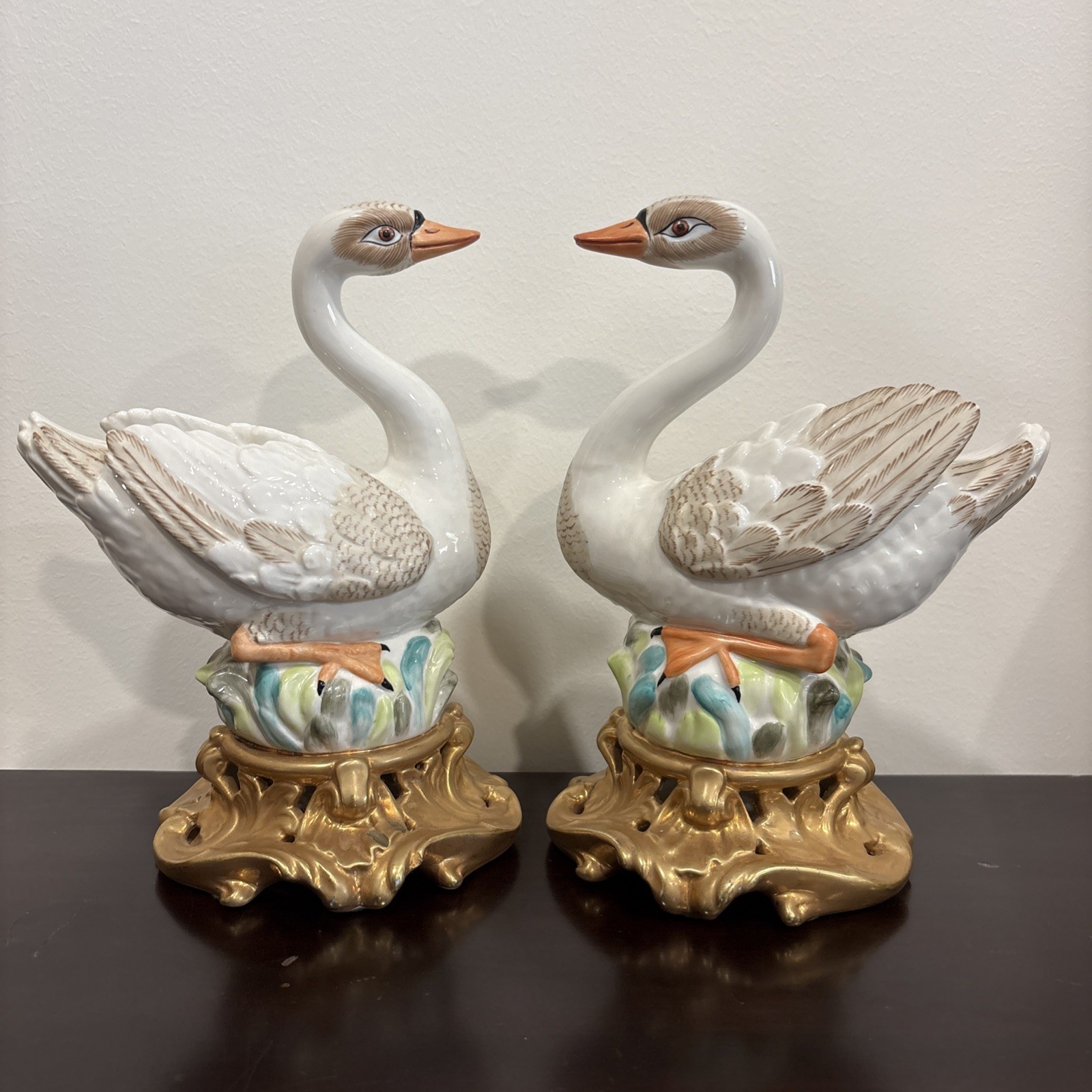 PAIR OF MOTTAHEDEH PORCELAIN SWANS IN THE STYLE OF JJ KANDLER, STUNNING PAIR OF MOTTAHEDEH PORCELAIN SWANS IN THE STYLE OF JJ KANDLER, STUNNING