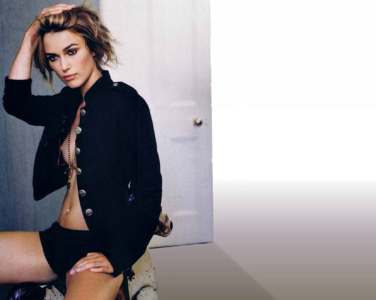 Keira Knightley Posing Black Outfit 4x6 Picture Celebrity Print