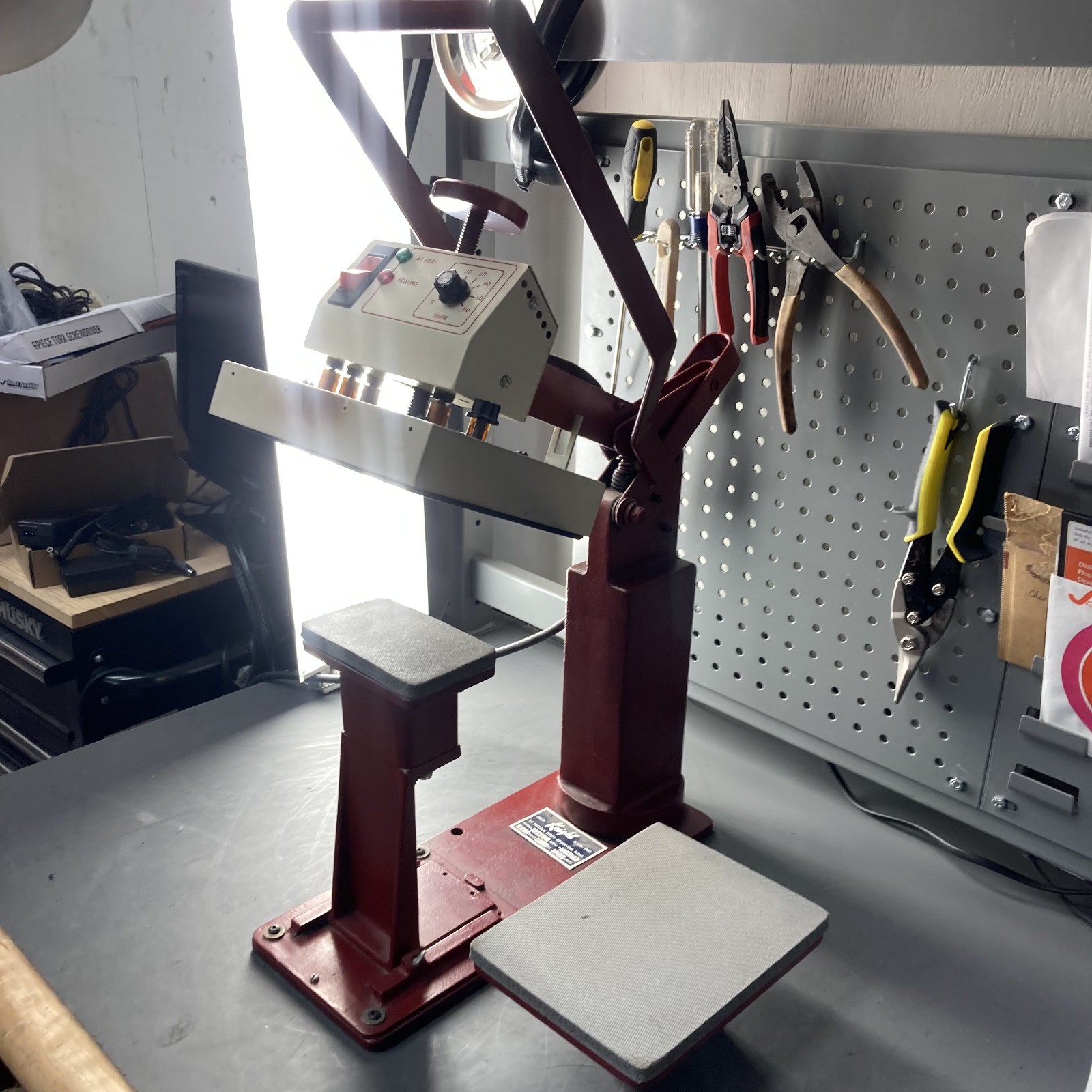Geo Knight Digital Knight 6x8 Label Press 374DU 2 Drop On Tables MADE IN THE USA