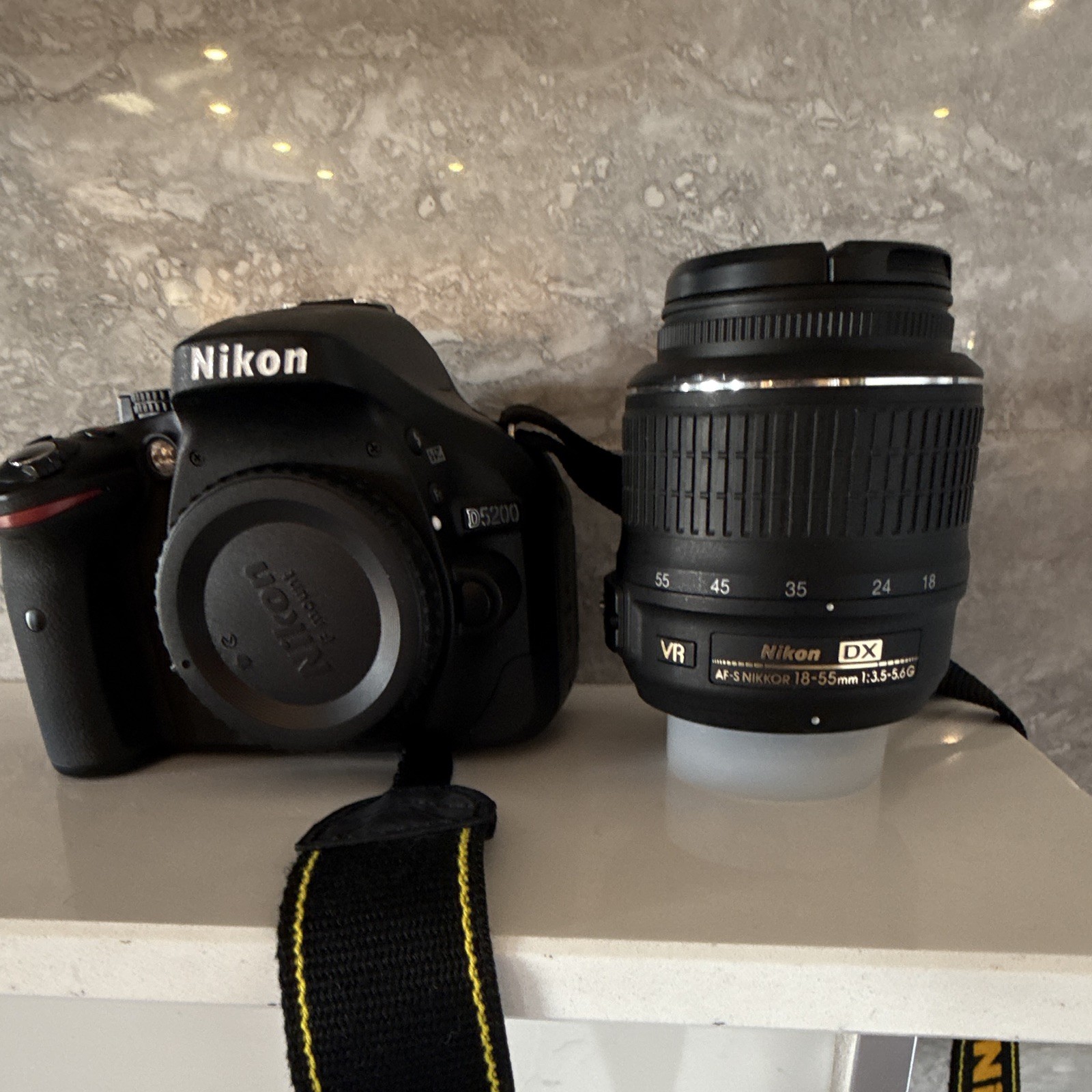 Nikon D5200 24.1MP DSLR Black w/ AF-S DX 18-55mm f/3.5-5.6 VR Lens Nikon D5200 24.1MP DSLR Black w/ AF-S DX 18-55mm f/3.5-5.6 VR Lens