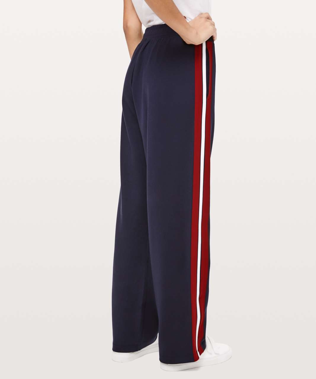 NWT Lululemon Cover Your Track Pants Midnight Navy. Size 8