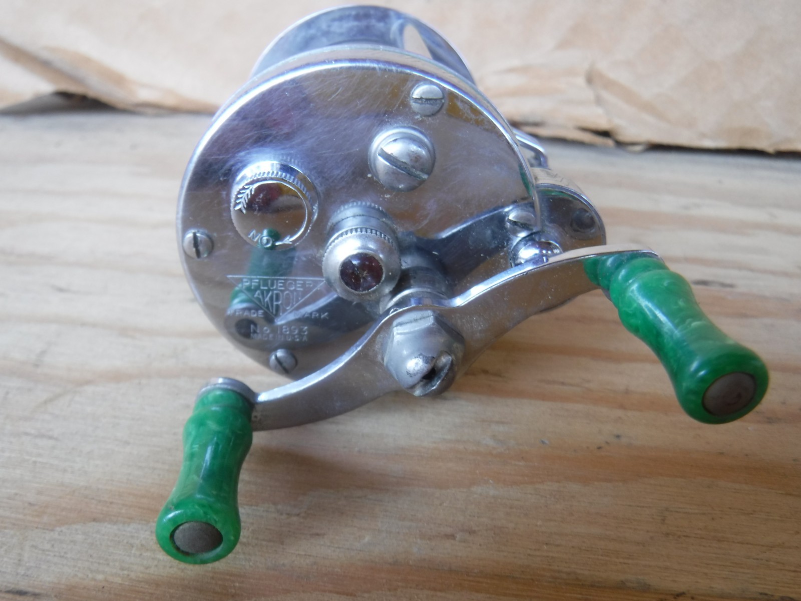 Vintage Pflueger Akron Level Wind No. 1893 Fishing Reel in very nice condition.