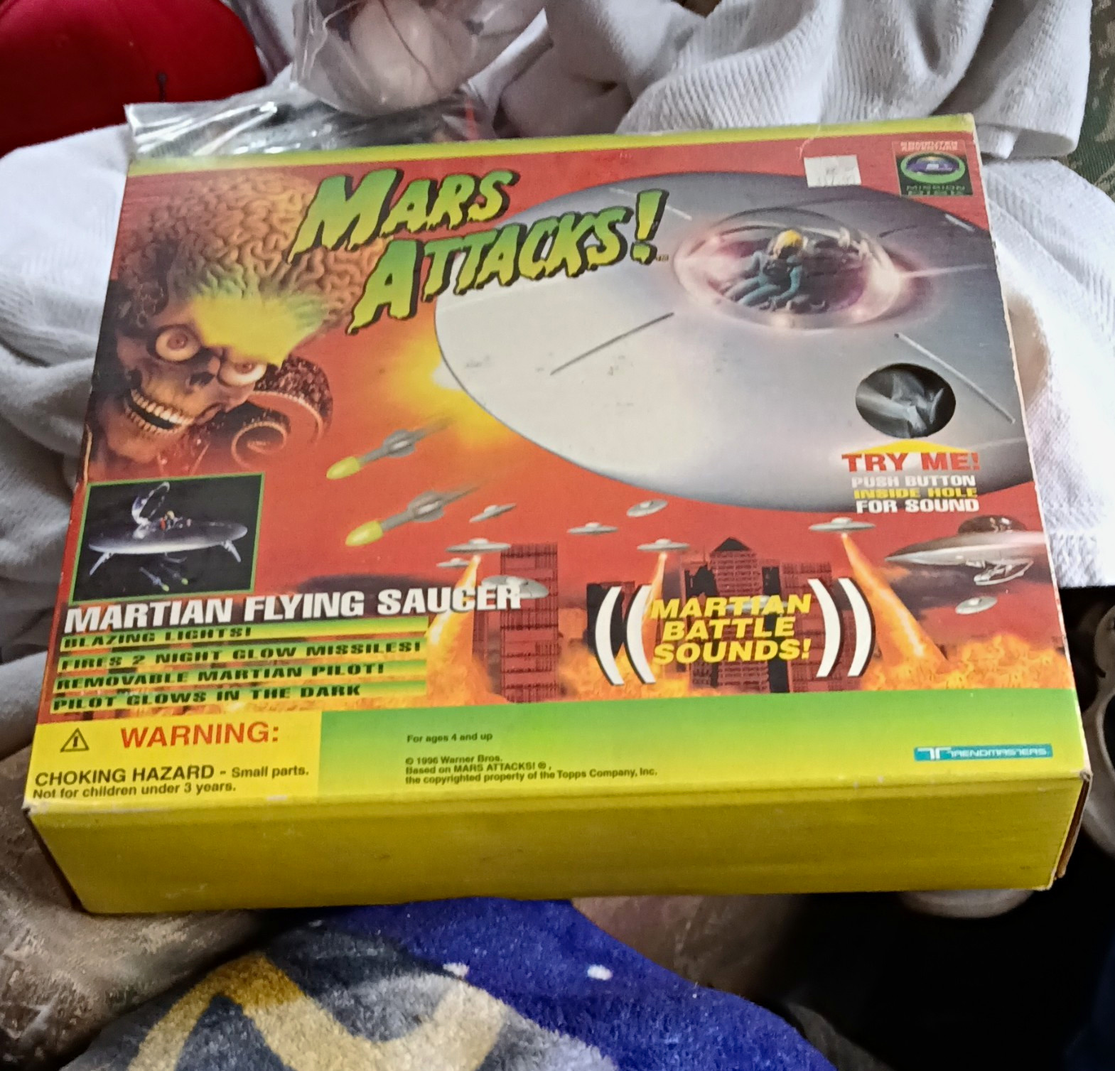 Trendmasters Mars Attacks Martian Flying Saucer Vehicle w/ Battle Sounds 1997