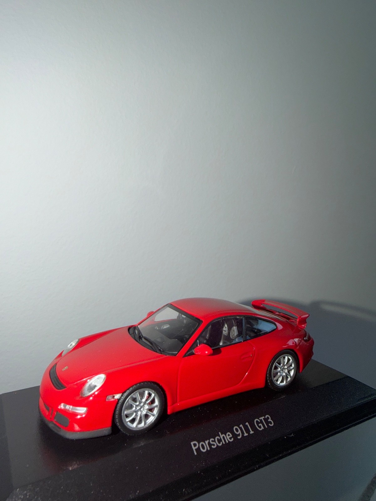 Minichamps 1:43 Porsche 911 GT3 (997) in red