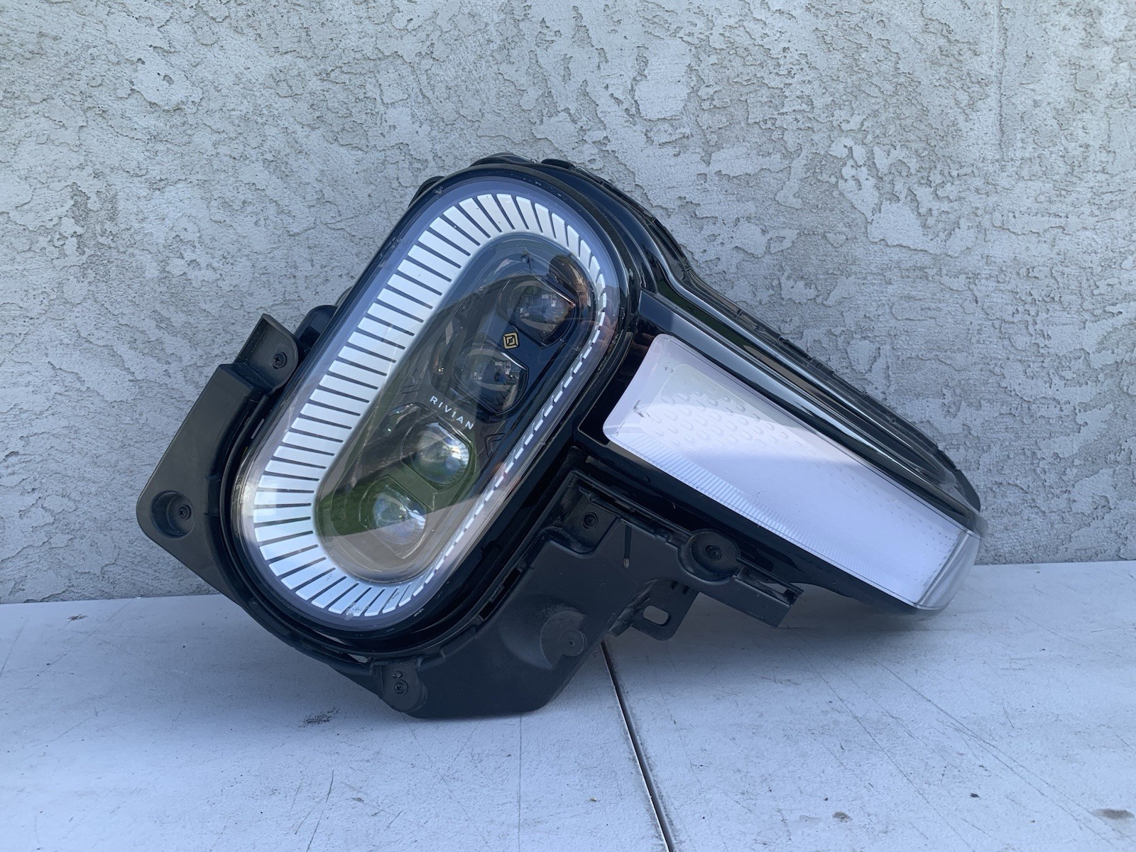 22-24 Rivian R1T R1S Left Driver Headlight