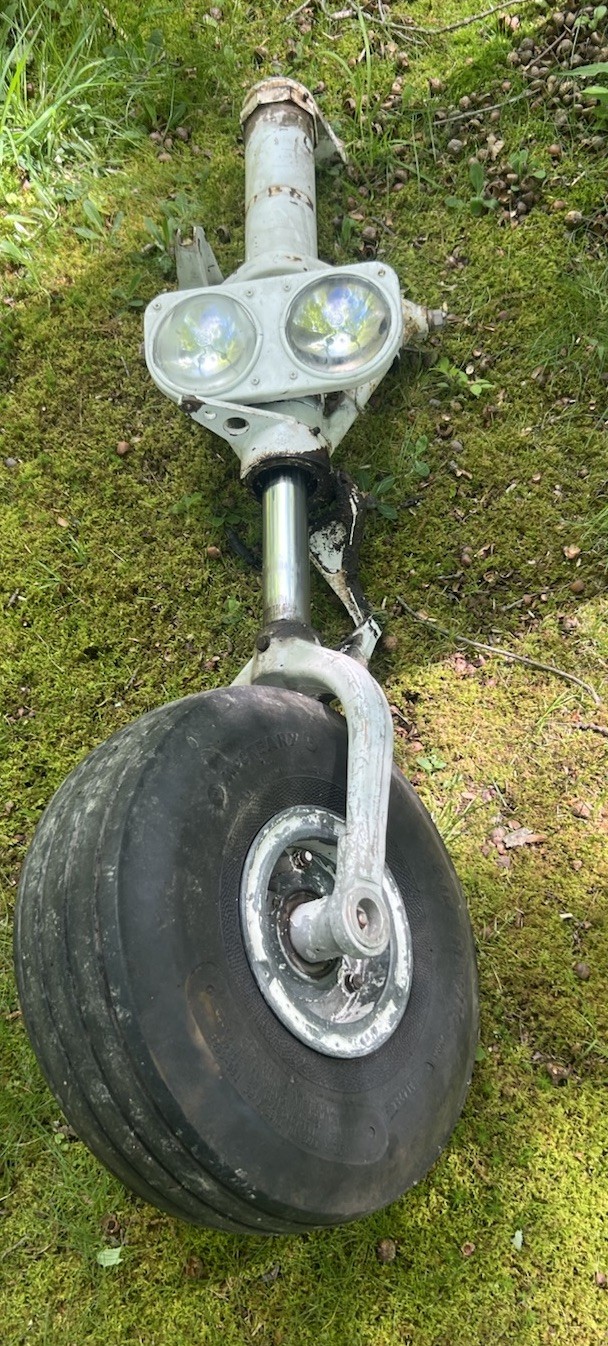Vintage Cessna Airplane Assembly Nose Landing Gear With Wheel UNTESTED
