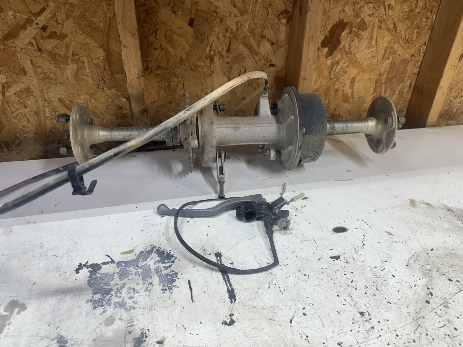 1989-2004 YAMAHA BREEZE 2004-13 GRIZZLY 125 REAR AXLE ASSEMBLY OEM